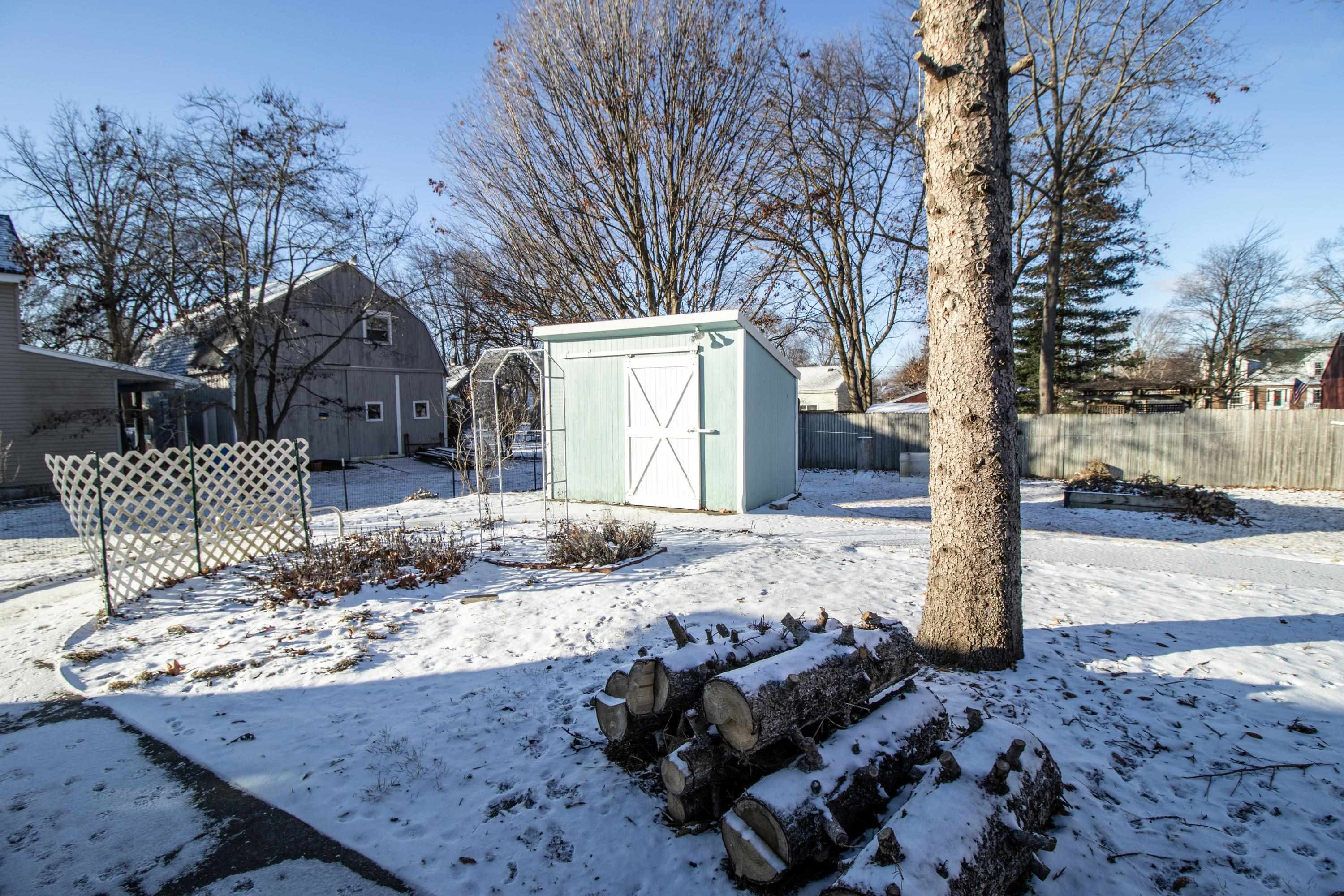 610 S Front Street, Chesaning, MI 48616 — Photo 32