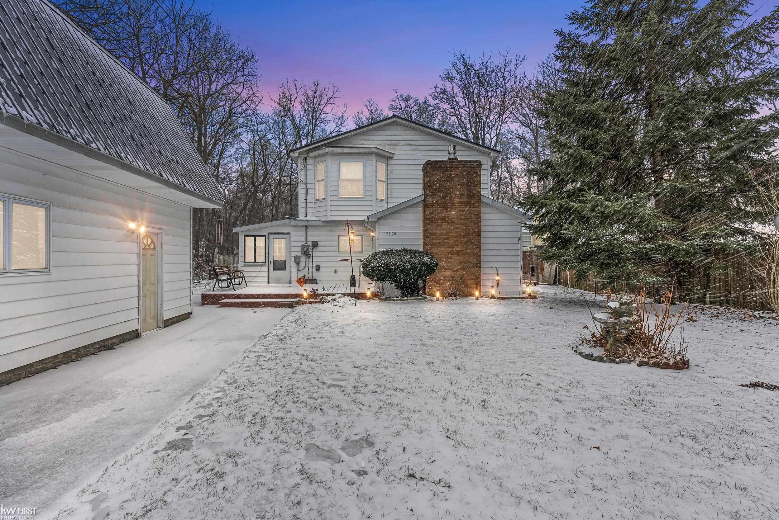 10528 Lake Shore Drive, Fenton, MI 48430 — Photo 2