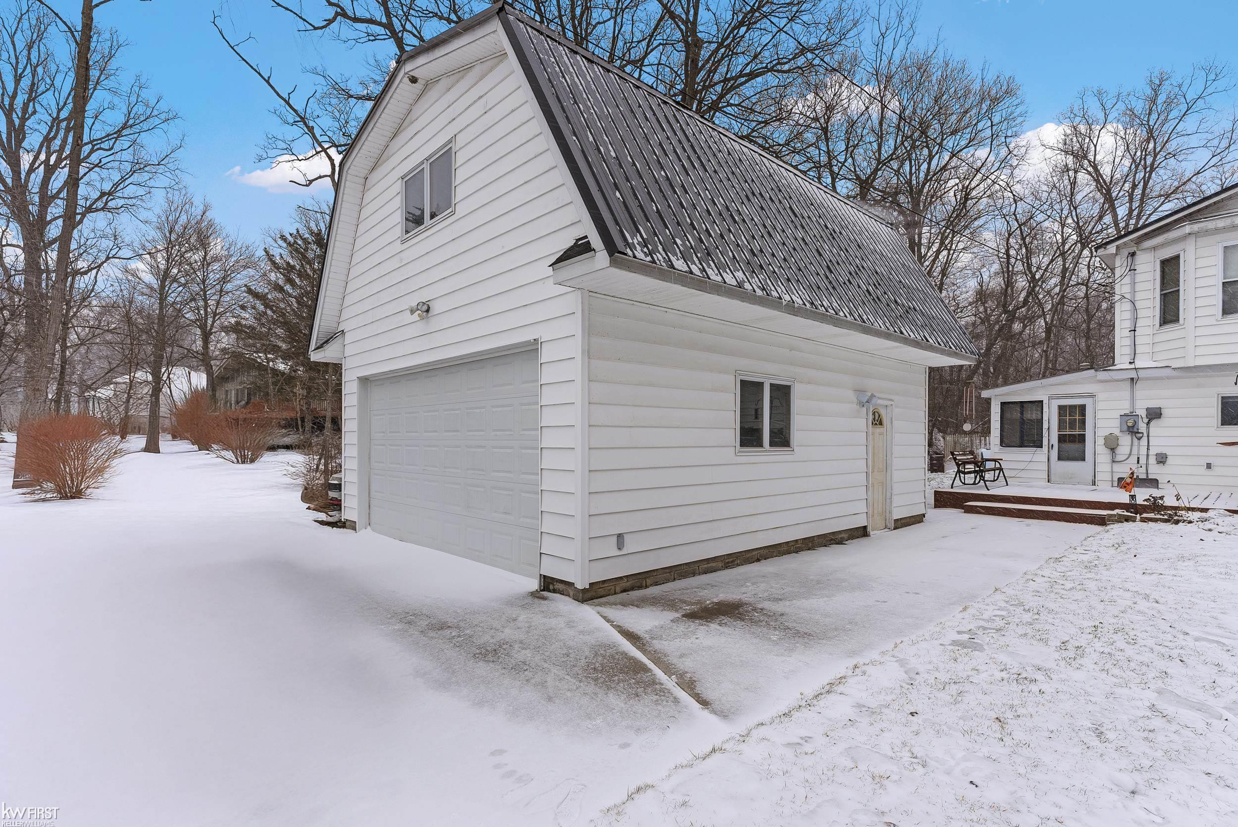 10528 Lake Shore Drive, Fenton, MI 48430 — Photo 3
