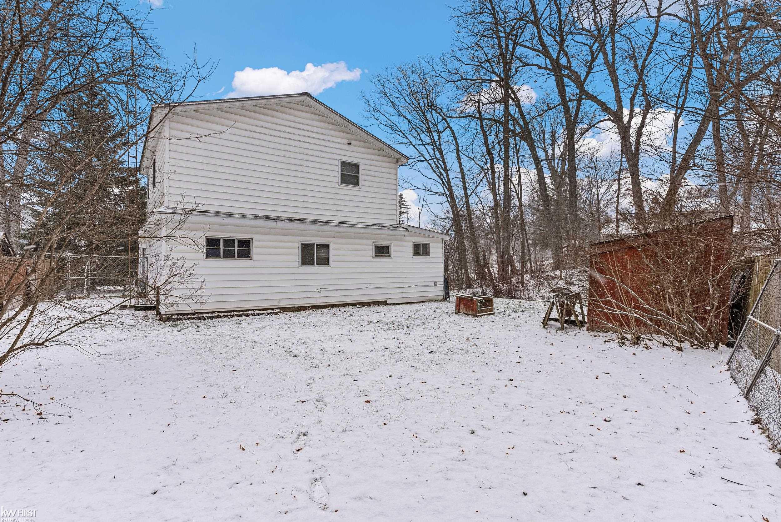 10528 Lake Shore Drive, Fenton, MI 48430 — Photo 6