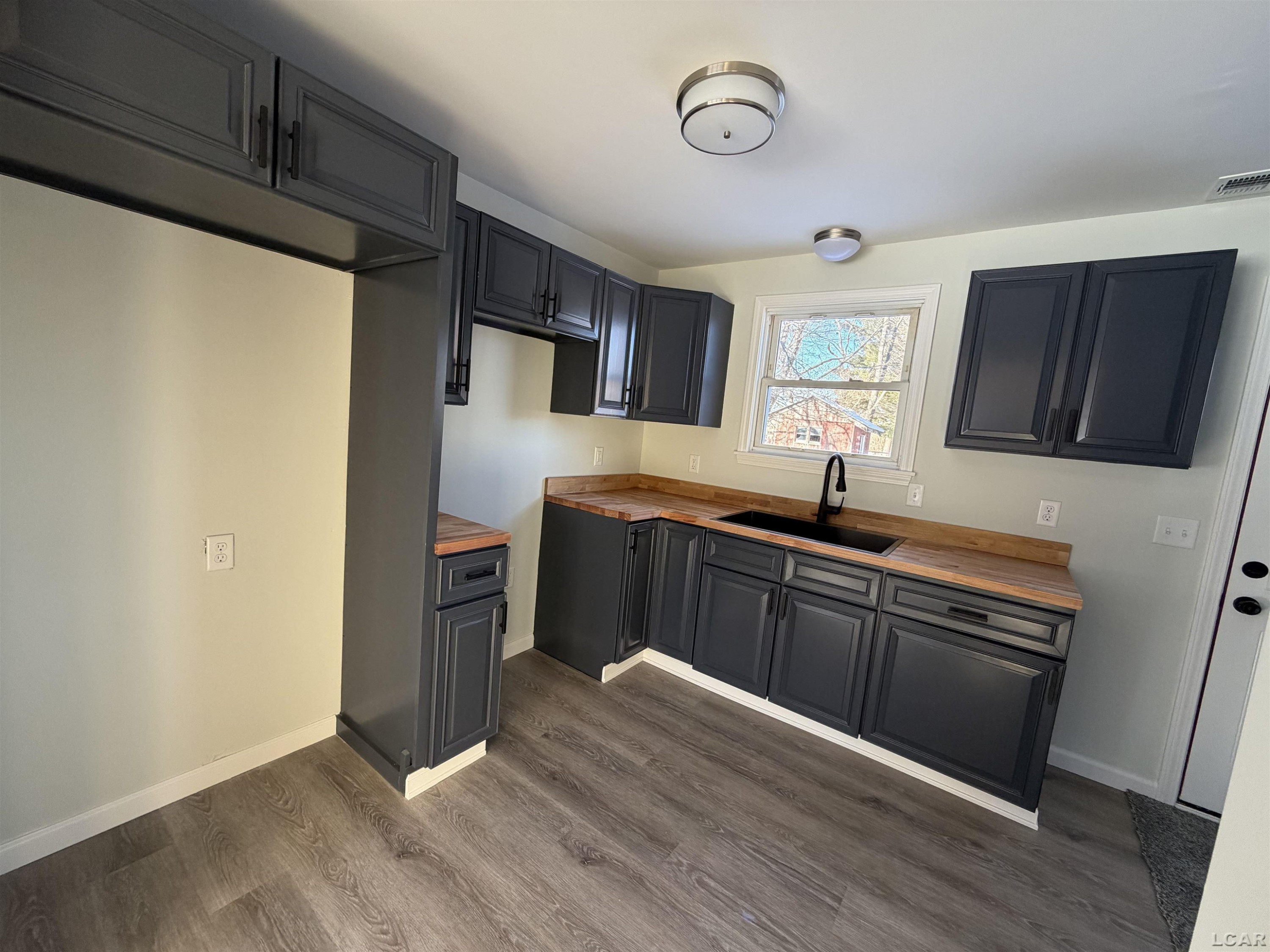 1084 Loren Road, Adrian, MI 49221 — Photo 9