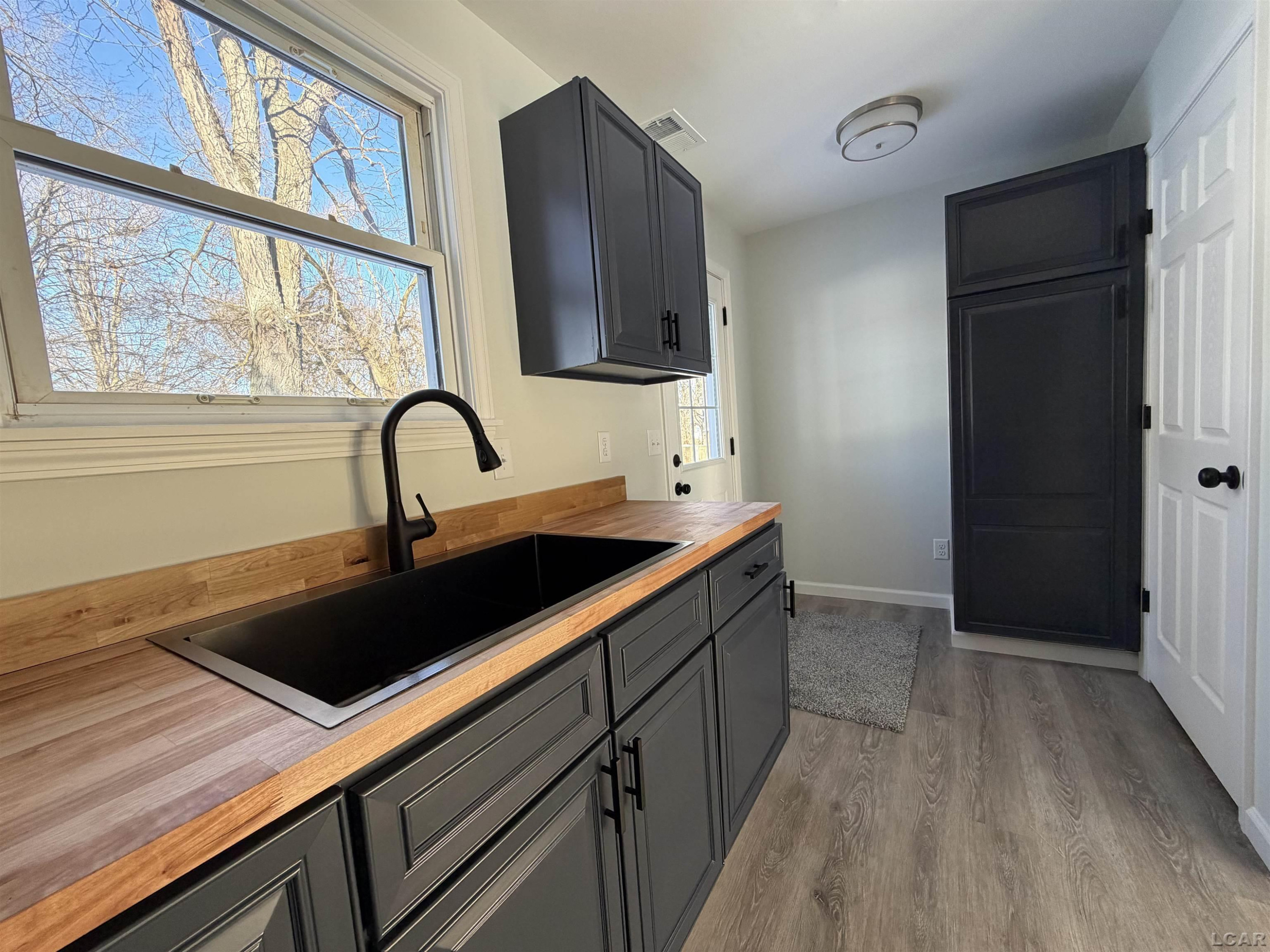 1084 Loren Road, Adrian, MI 49221 — Photo 10