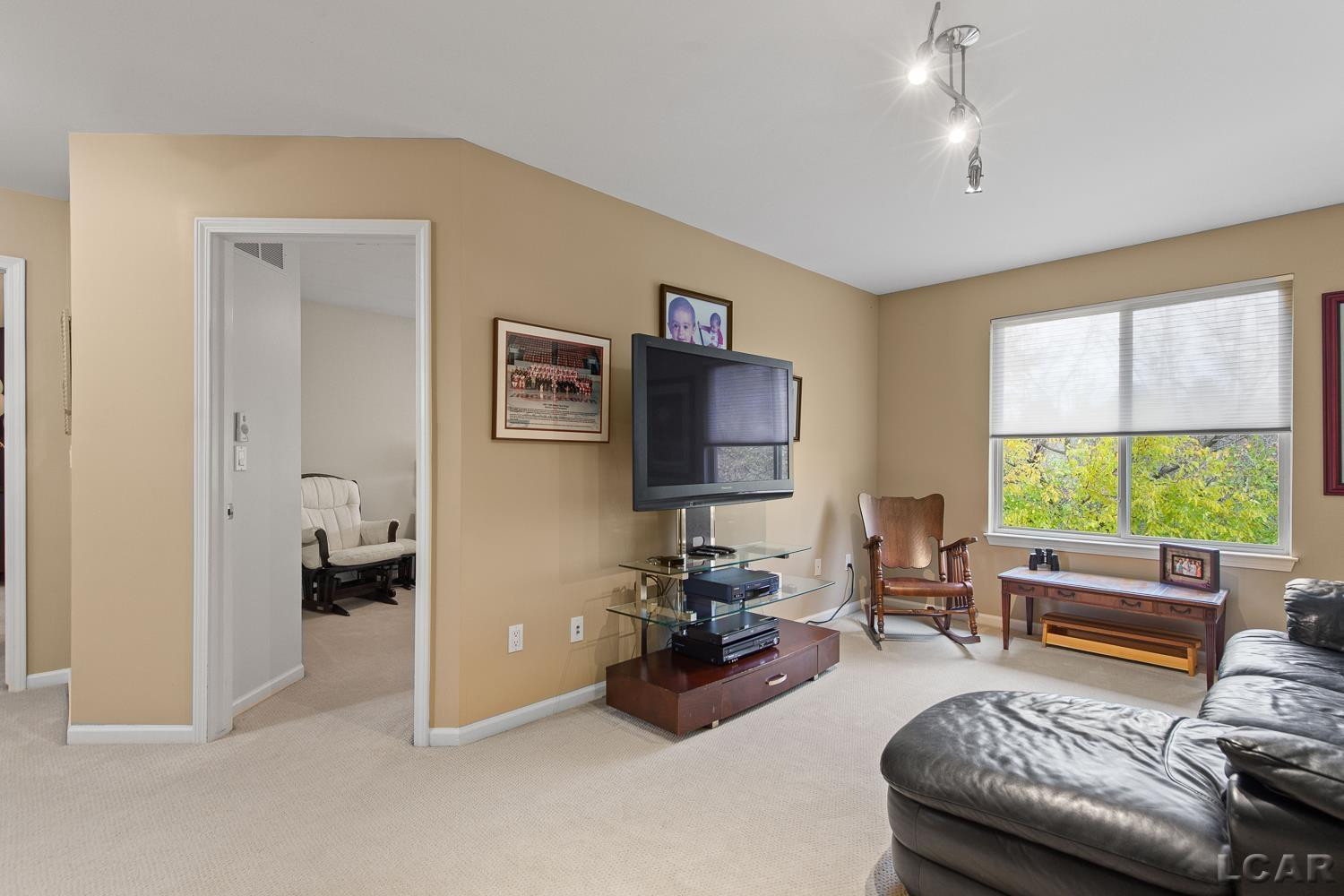 13000 Riviera Court, South Lyon, MI, 48178