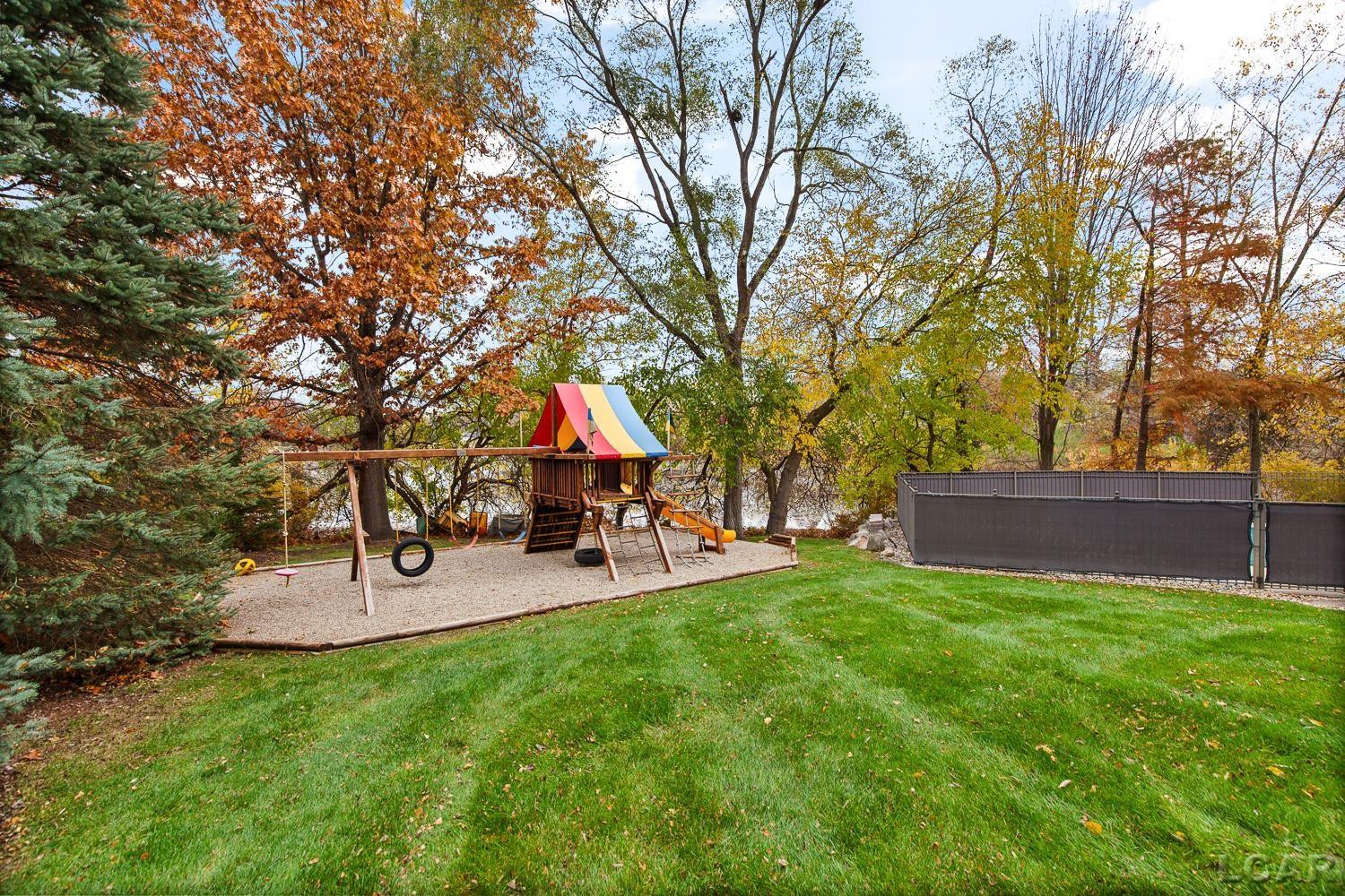 13000 Riviera Court, South Lyon, MI, 48178