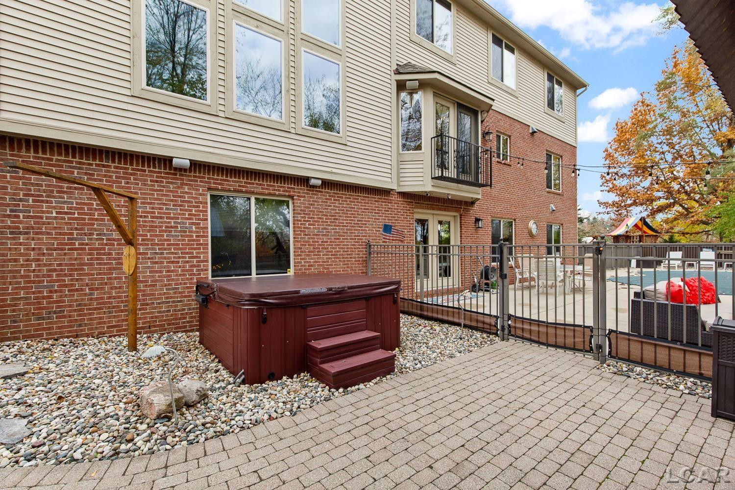 13000 Riviera Court, South Lyon, MI, 48178