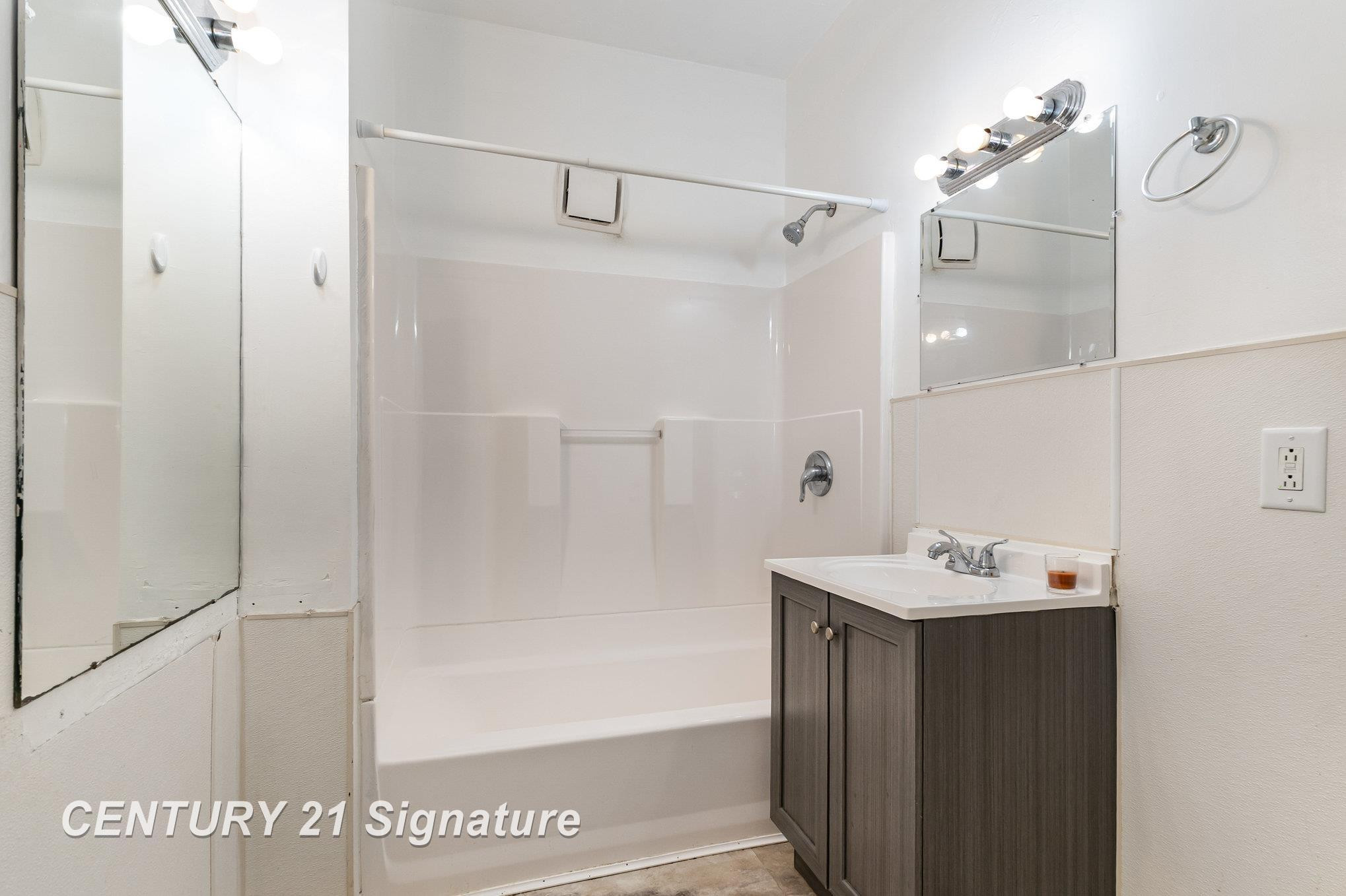 805 S Douglas Street, 805 1/2 Douglas, Mount Pleasant, MI 48858 — Photo 10