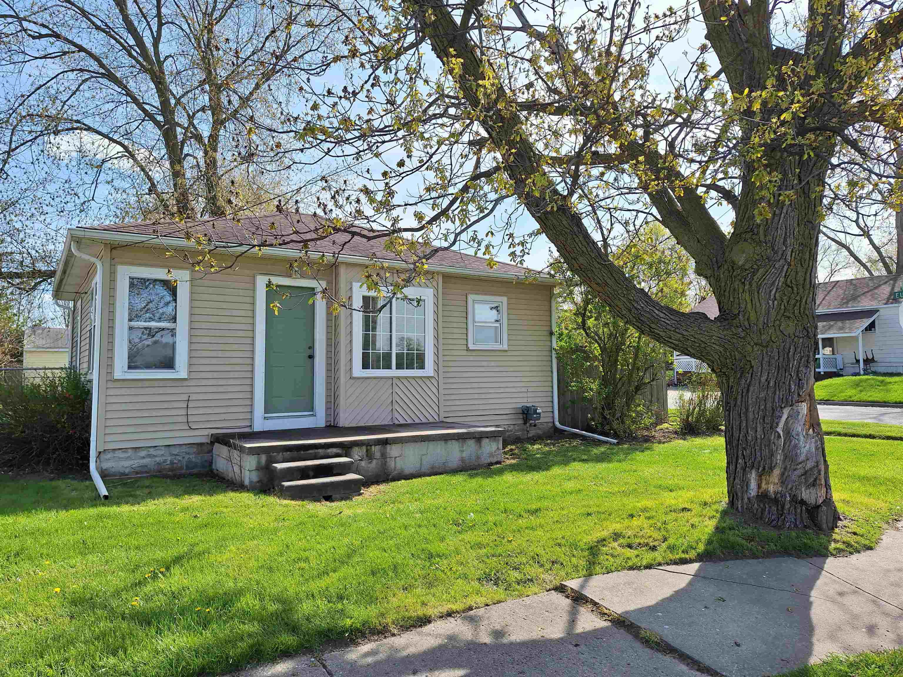 1216 E Hemphill Road, Burton, MI 48529 — front exterior