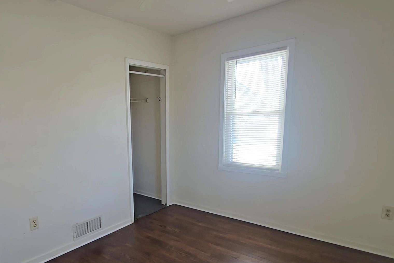 1216 E Hemphill Road, Burton, MI 48529 — Photo 7