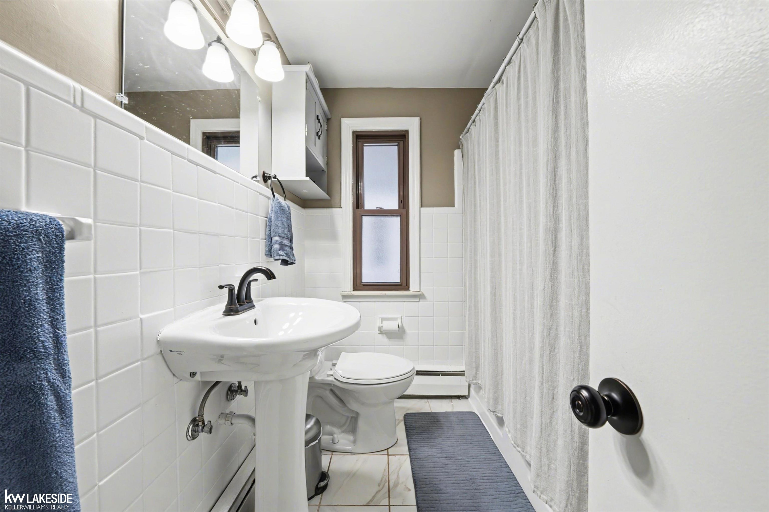 8205 State Park, Center Line, MI 48015 — Photo 8