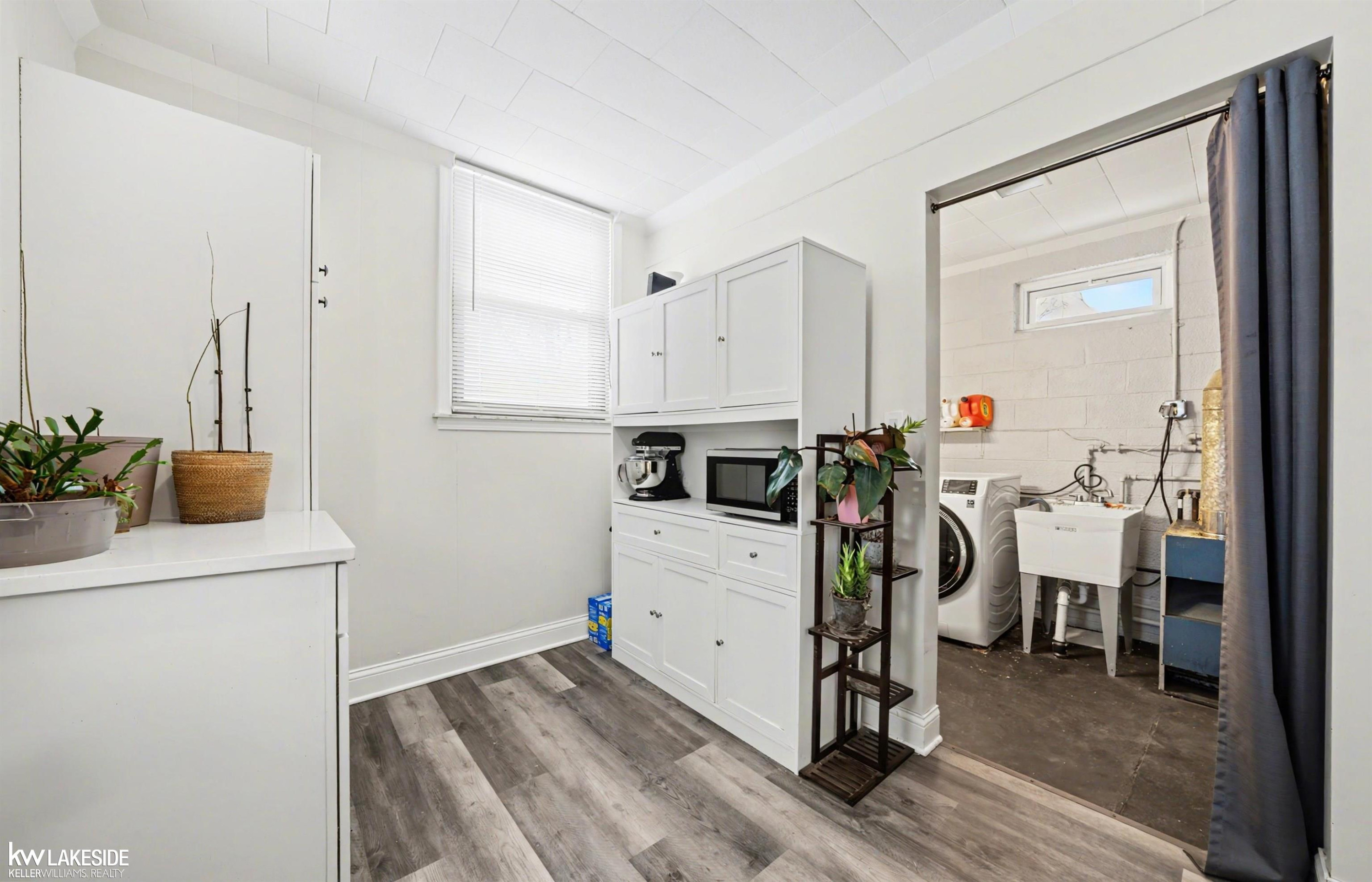8205 State Park, Center Line, MI 48015 — Photo 16