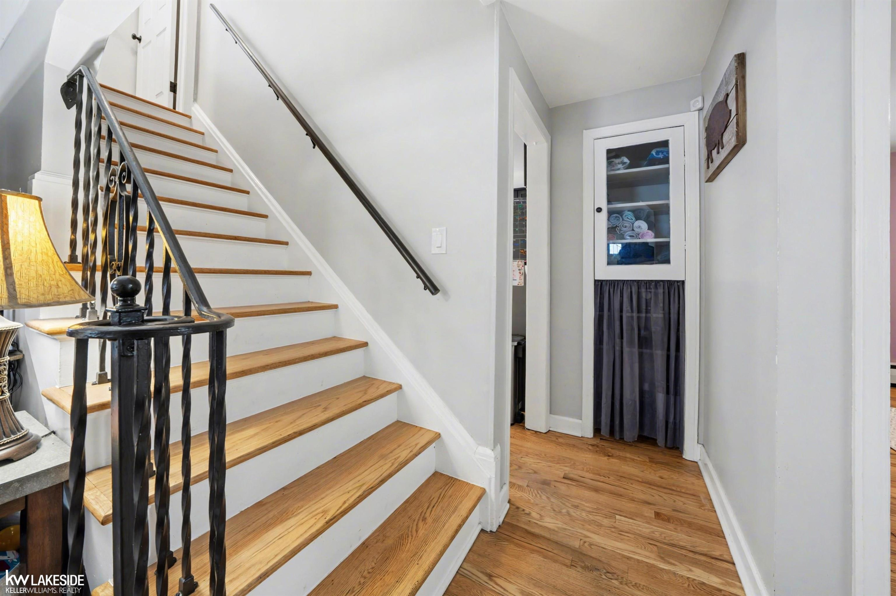 8205 State Park, Center Line, MI 48015 — Photo 18