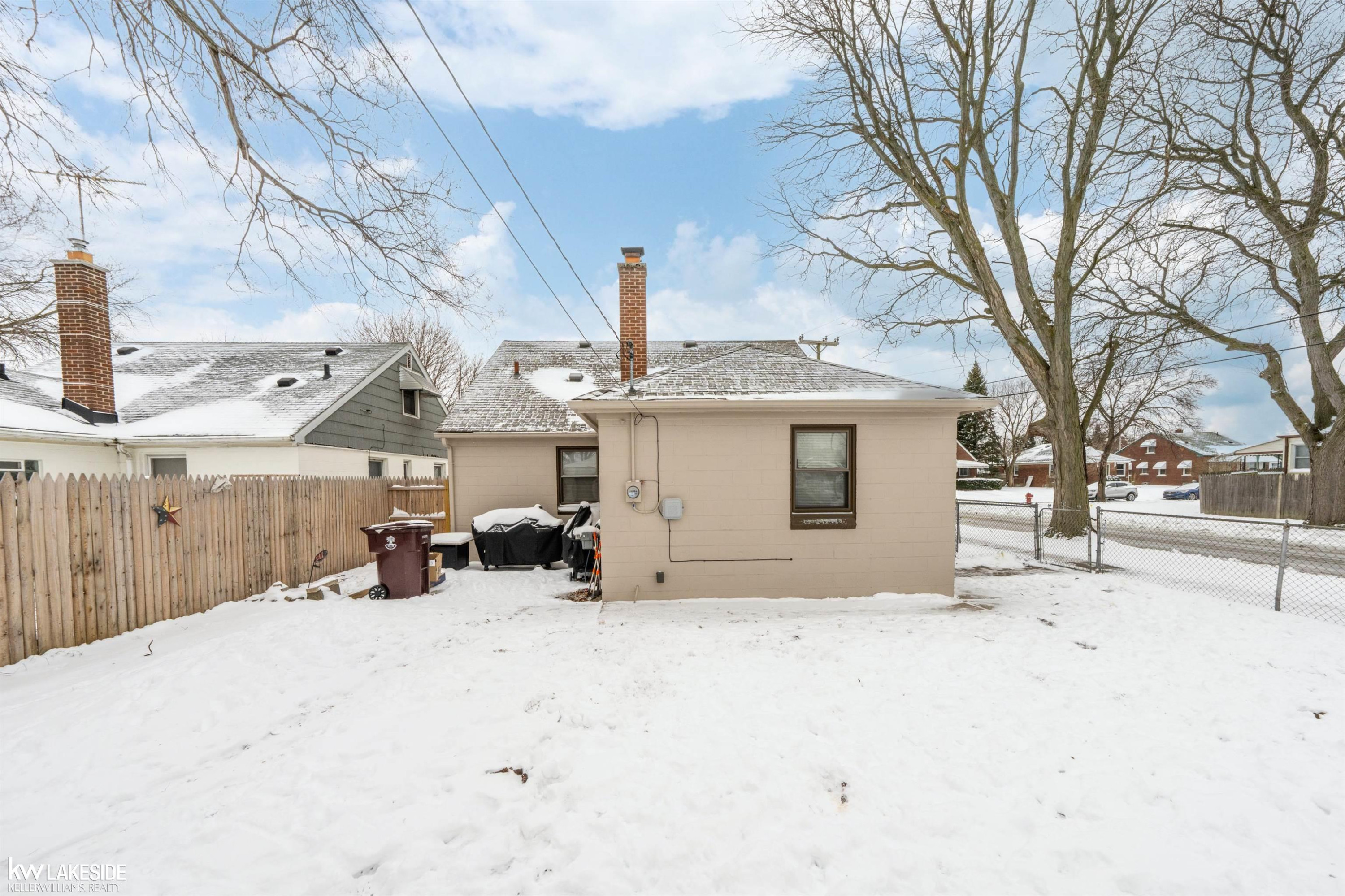 8205 State Park, Center Line, MI 48015 — Photo 29
