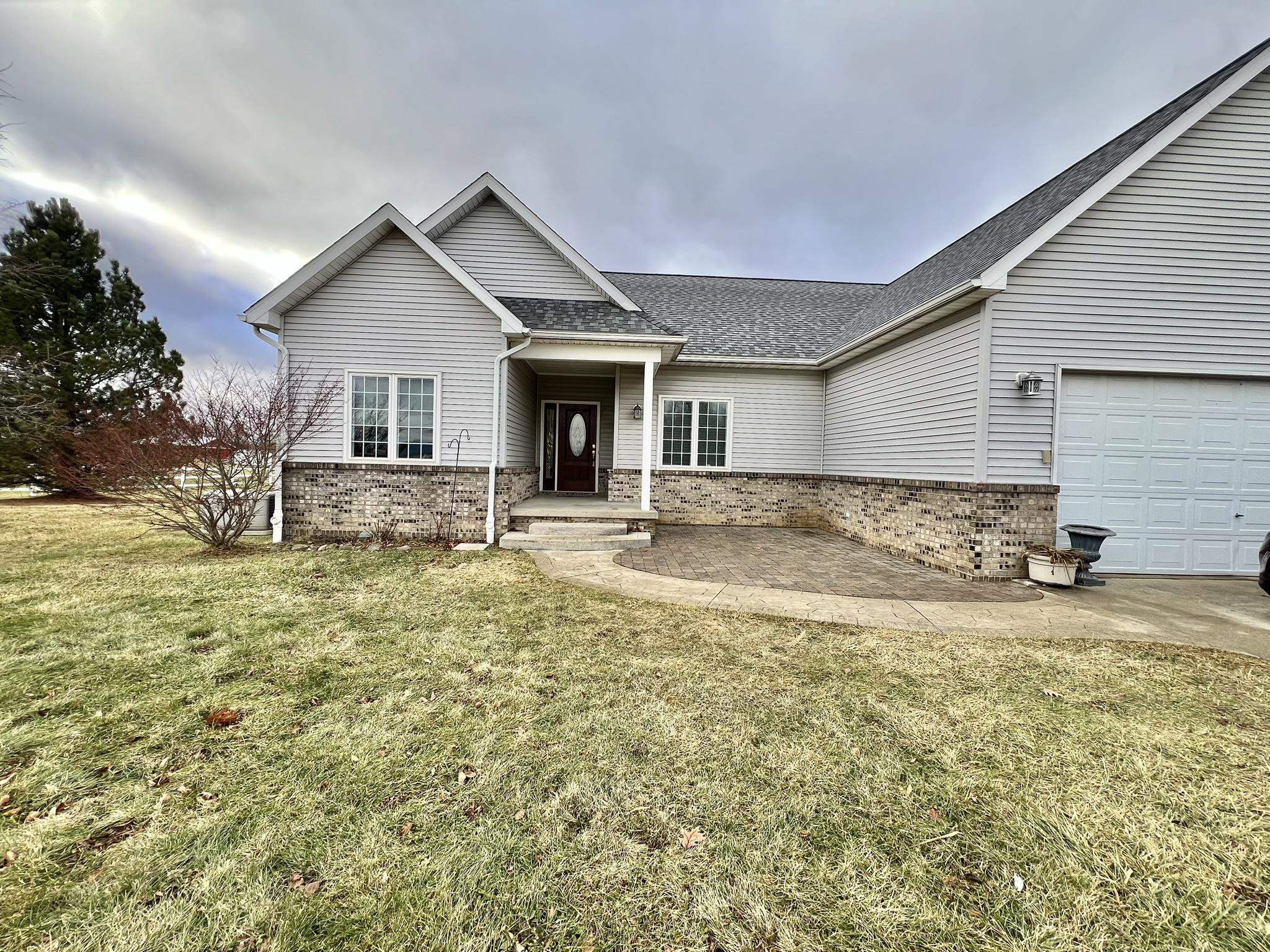 648 S Elba Road, Lapeer, MI 48446 — front exterior