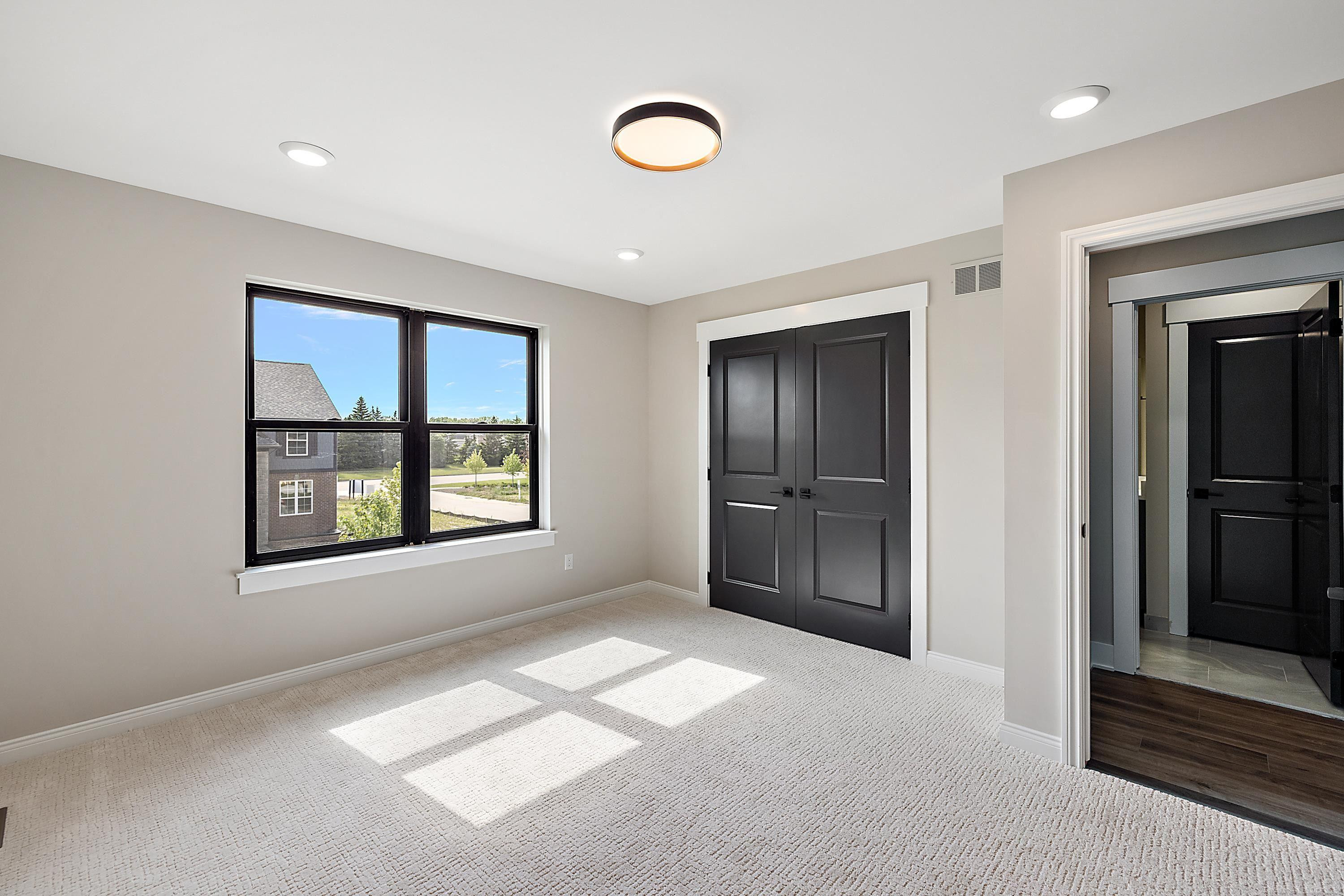 4076 Spring Meadow Drive, Sterling Heights, MI 48314 — Photo 40