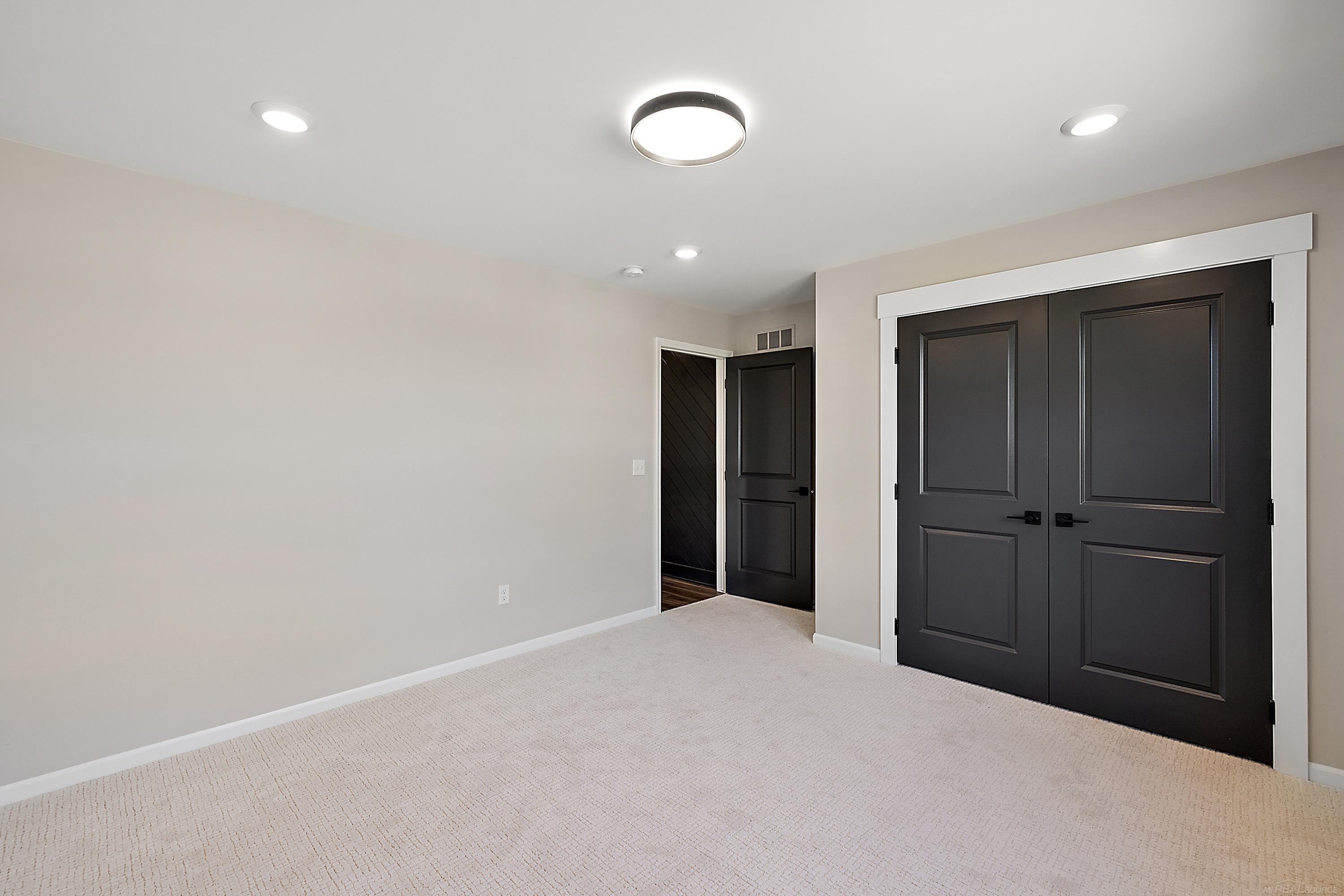 4076 Spring Meadow Drive, Sterling Heights, MI 48314 — Photo 43