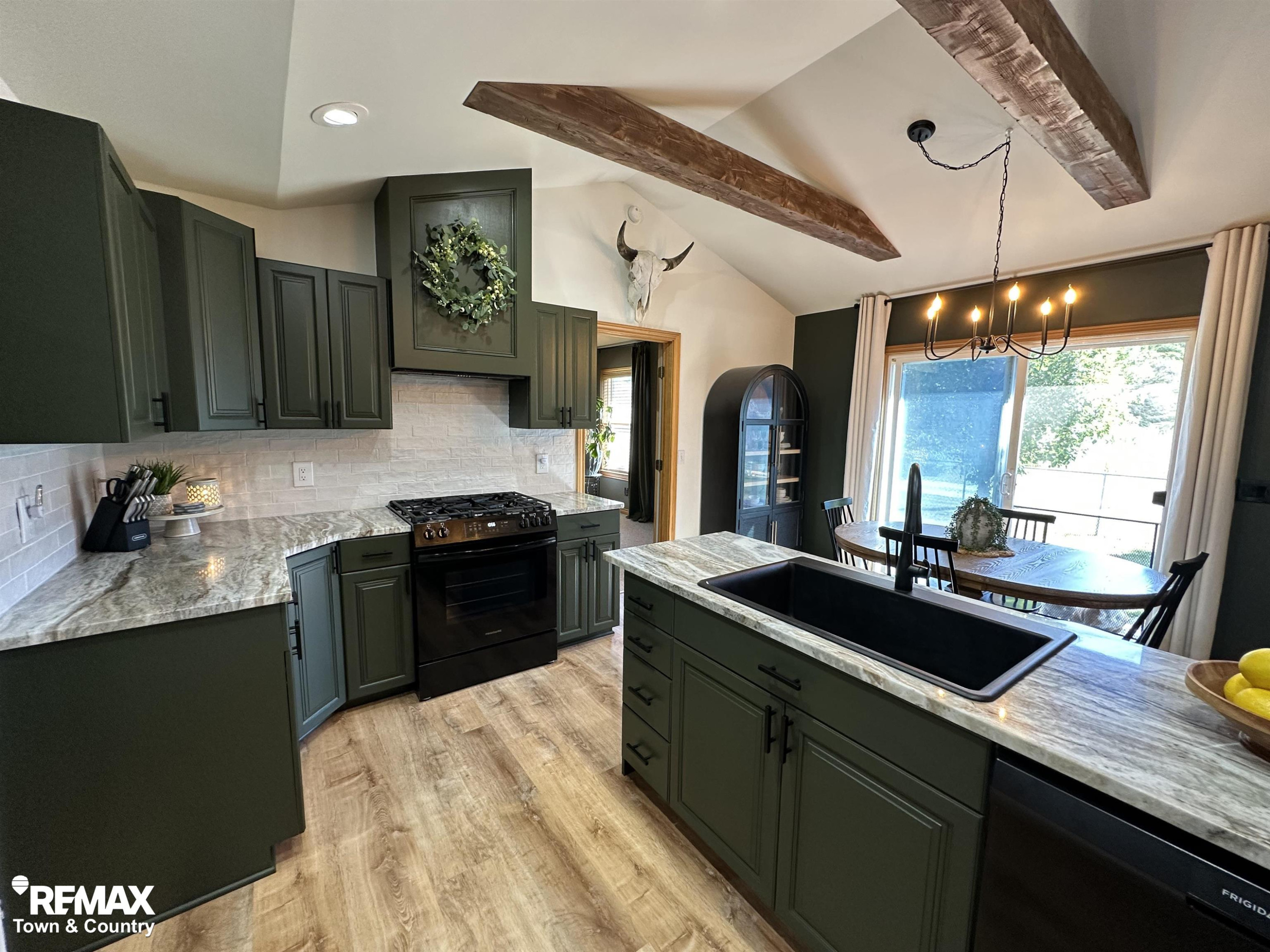 908 Pheasant Run, Gladwin, MI 48624 — Photo 6