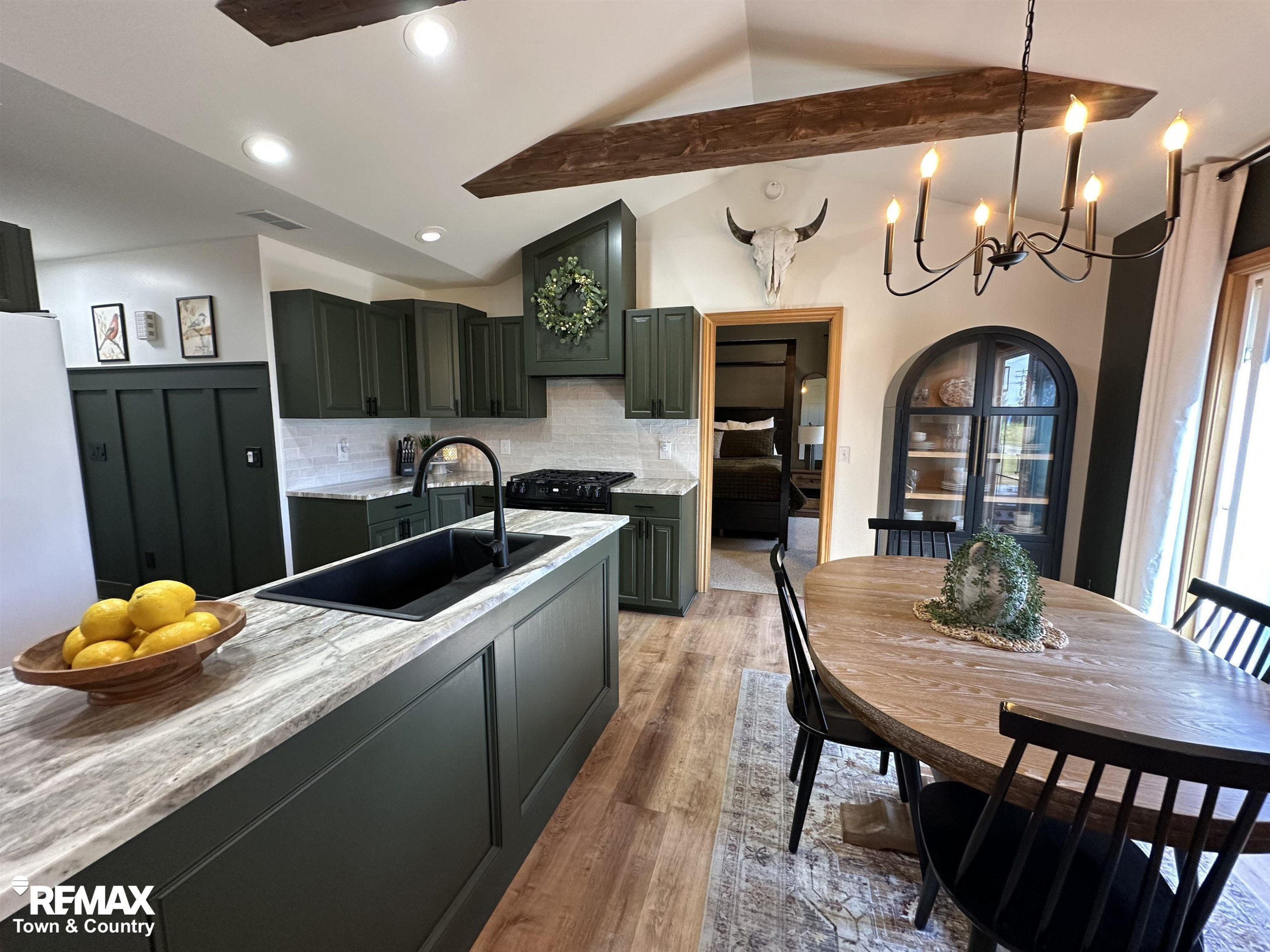 908 Pheasant Run, Gladwin, MI 48624 — Photo 7