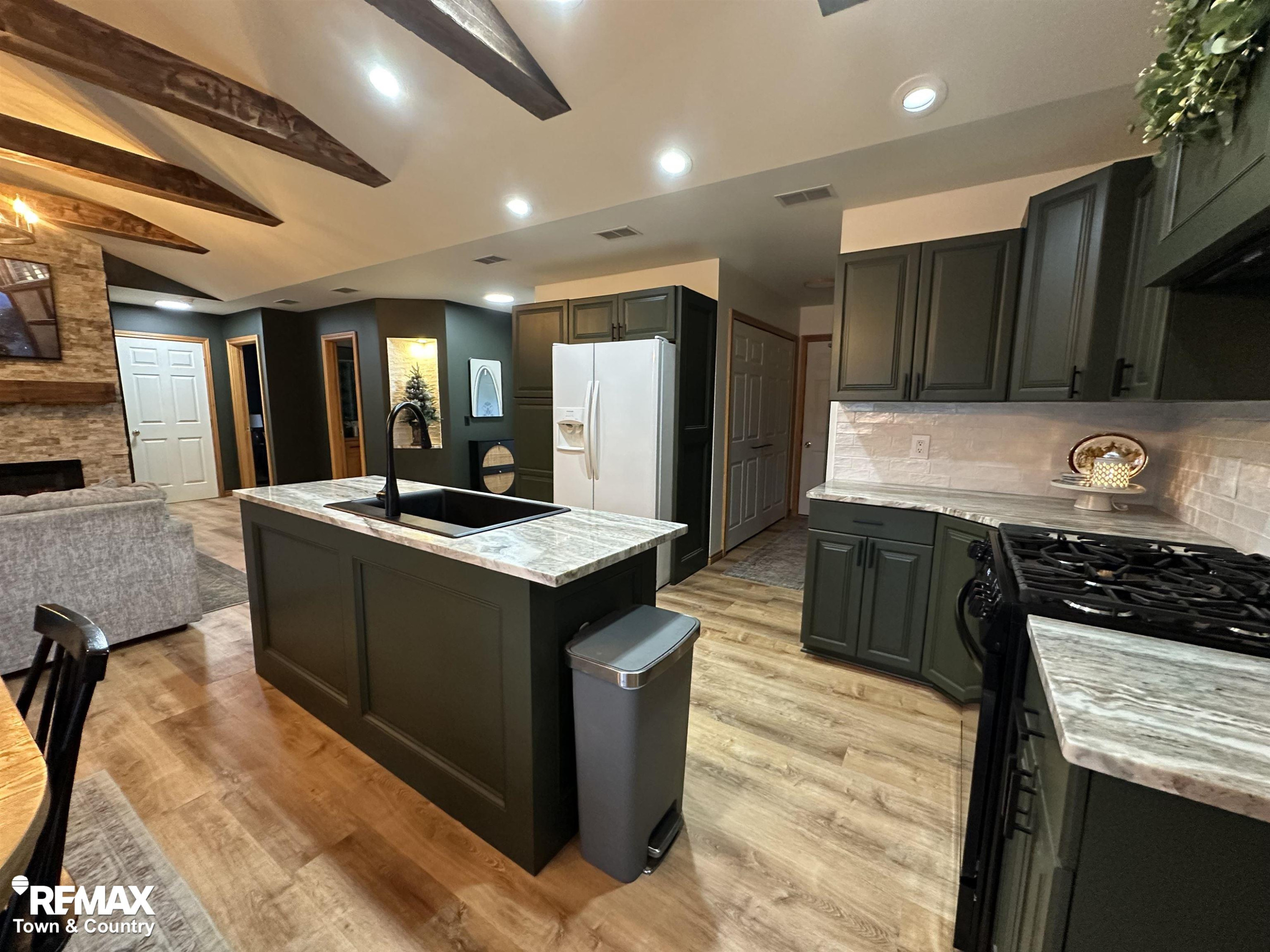 908 Pheasant Run, Gladwin, MI 48624 — Photo 15