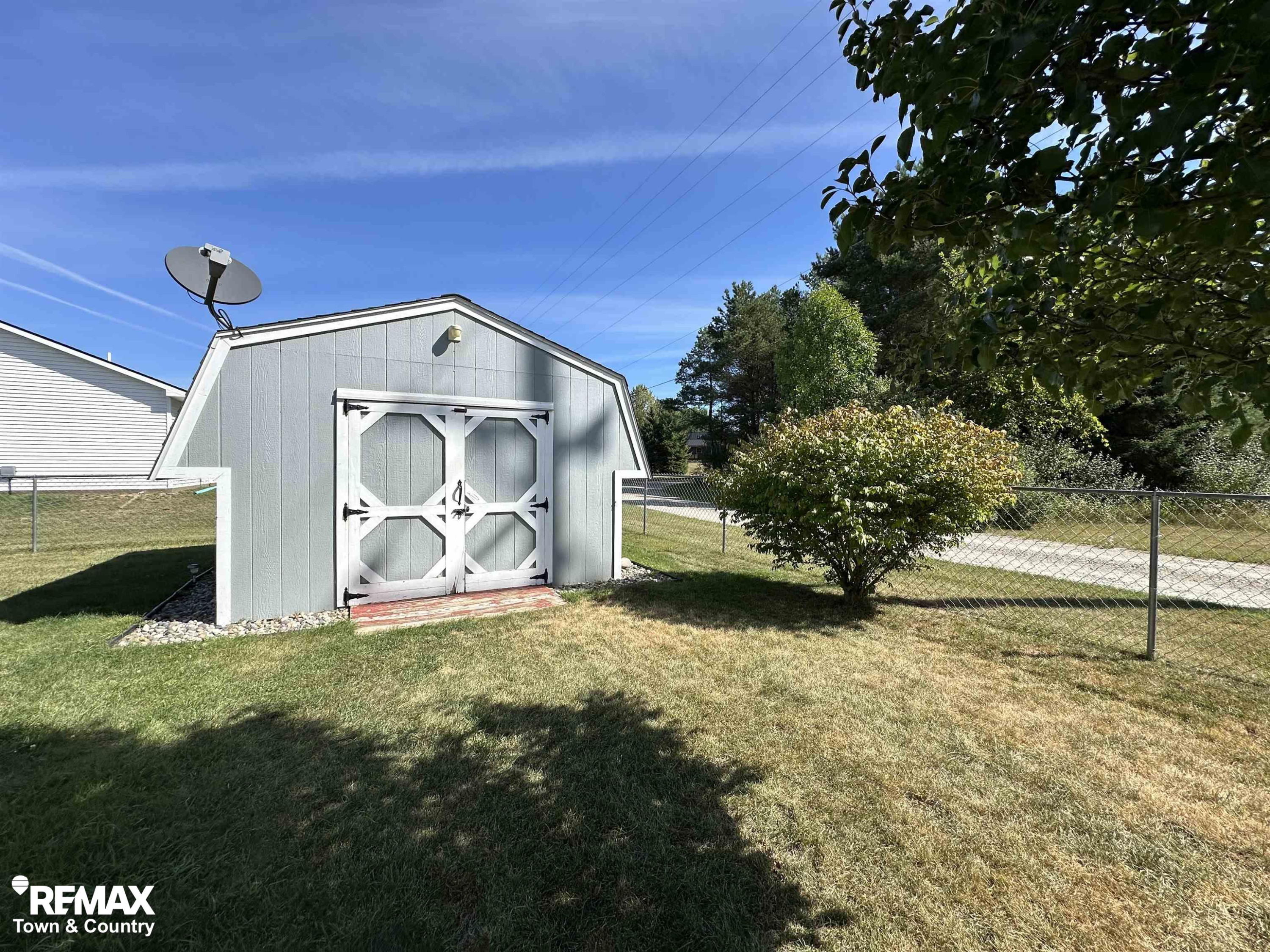 908 Pheasant Run, Gladwin, MI 48624 — Photo 35