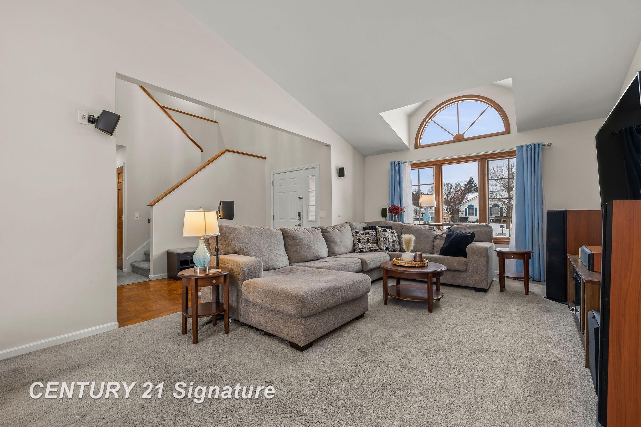 8044 Creston Drive, Freeland, MI 48623 — Photo 2