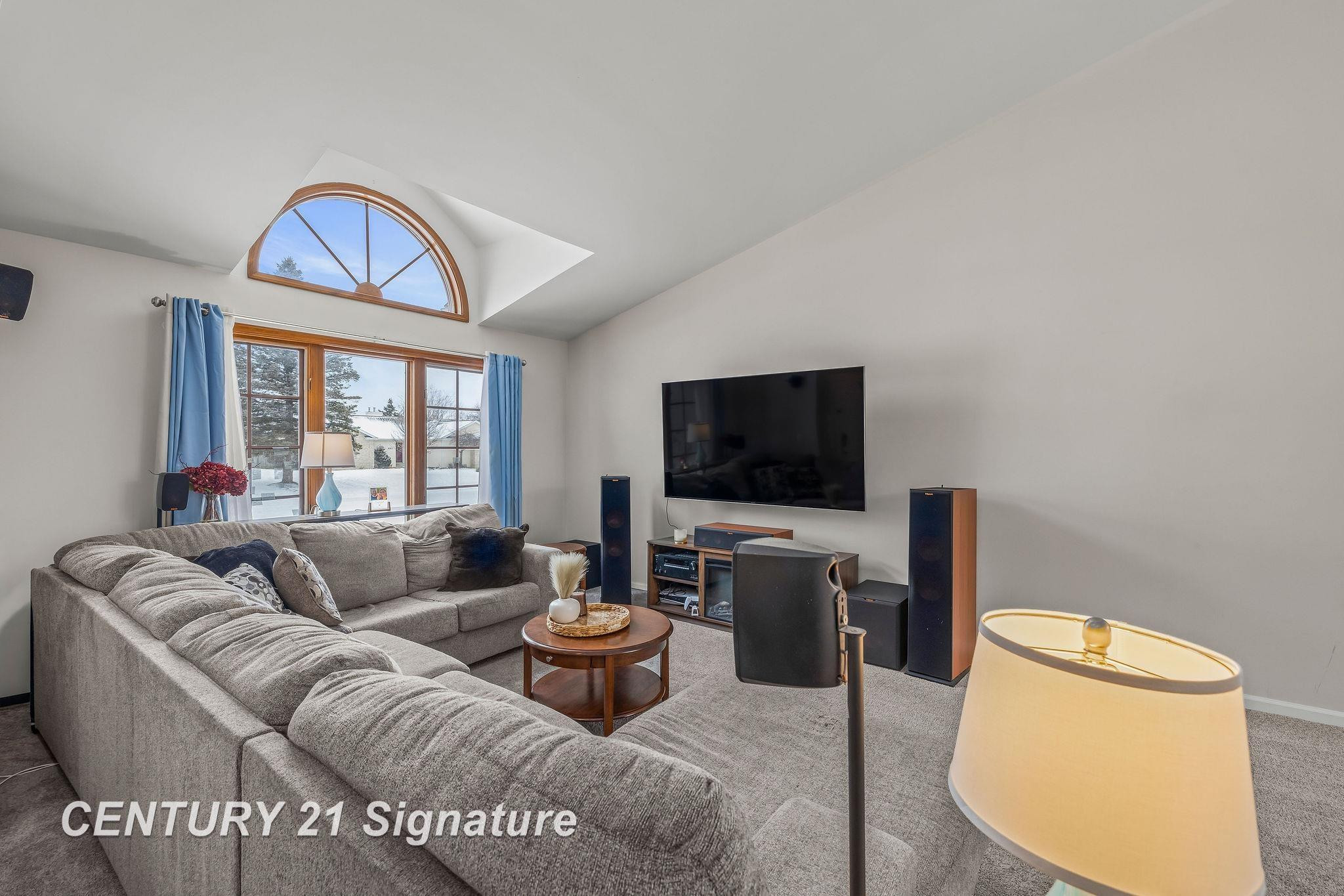 8044 Creston Drive, Freeland, MI 48623 — Photo 3