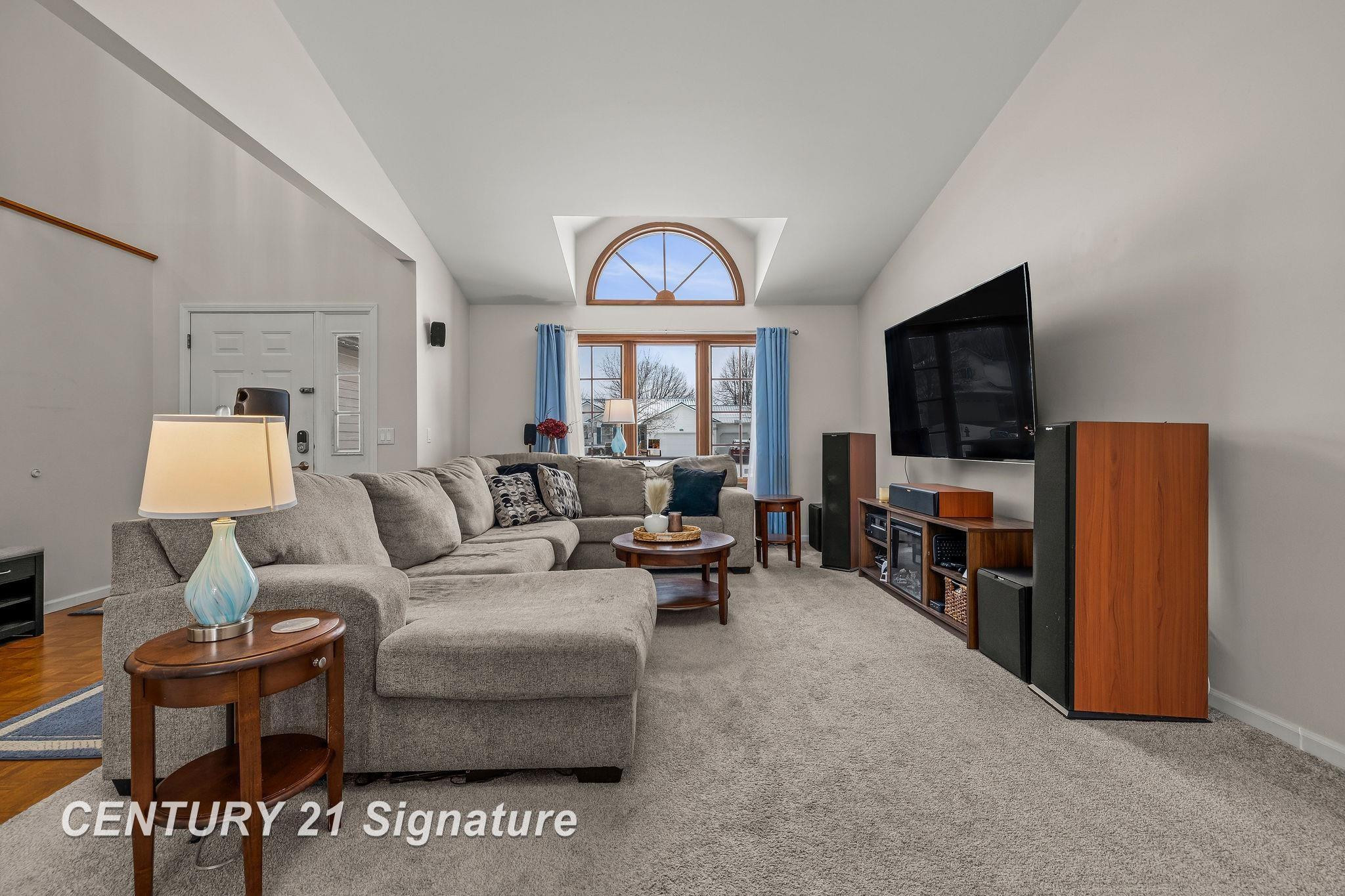 8044 Creston Drive, Freeland, MI 48623 — Photo 4