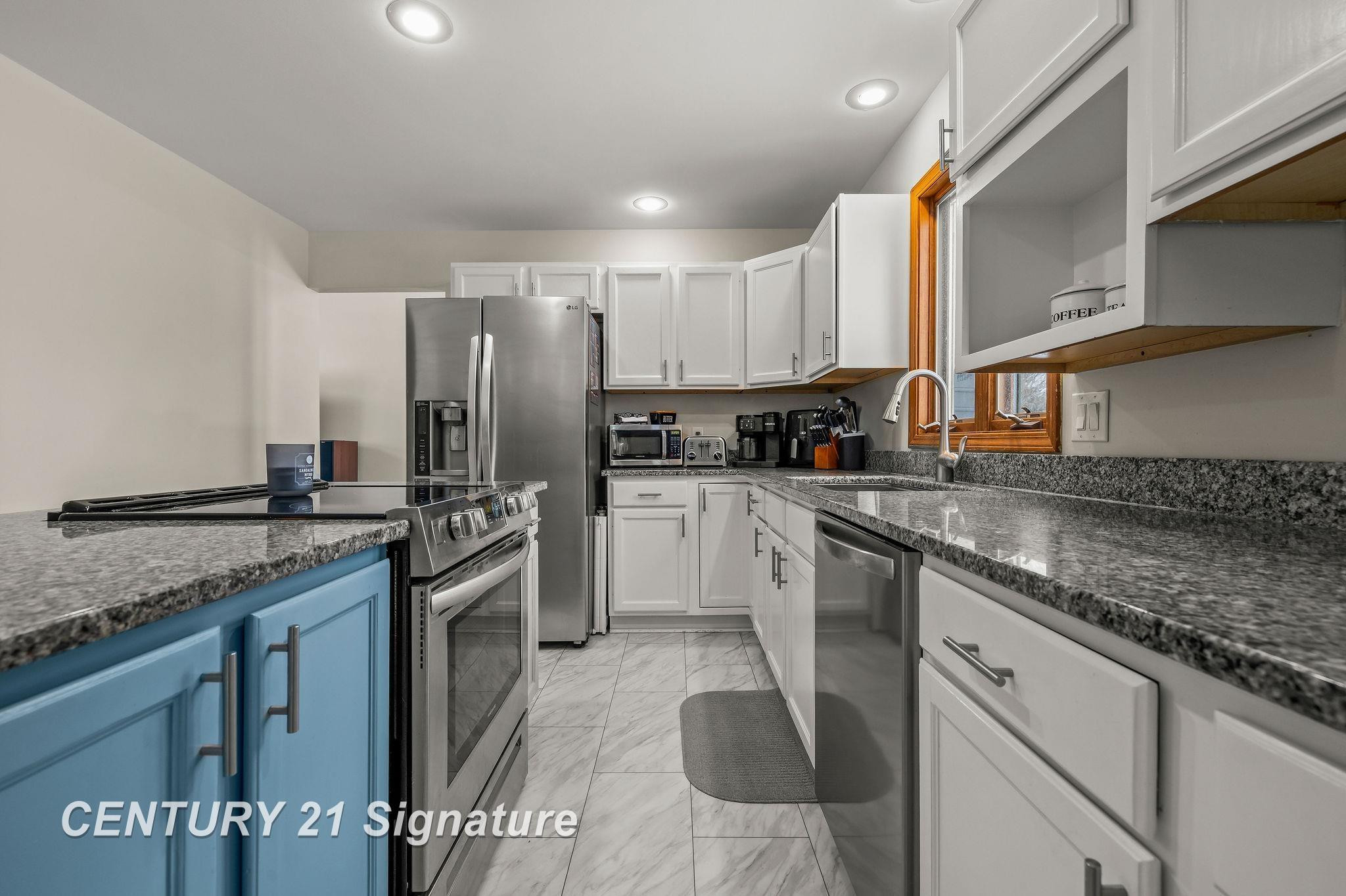 8044 Creston Drive, Freeland, MI 48623 — Photo 12