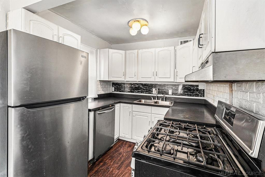 9336 Sussex Street, Detroit, MI 48228 — Photo 8