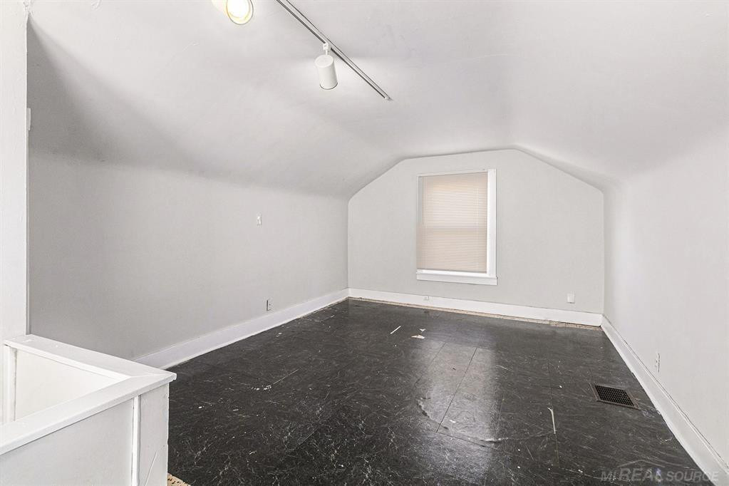 9336 Sussex Street, Detroit, MI 48228 — Photo 14