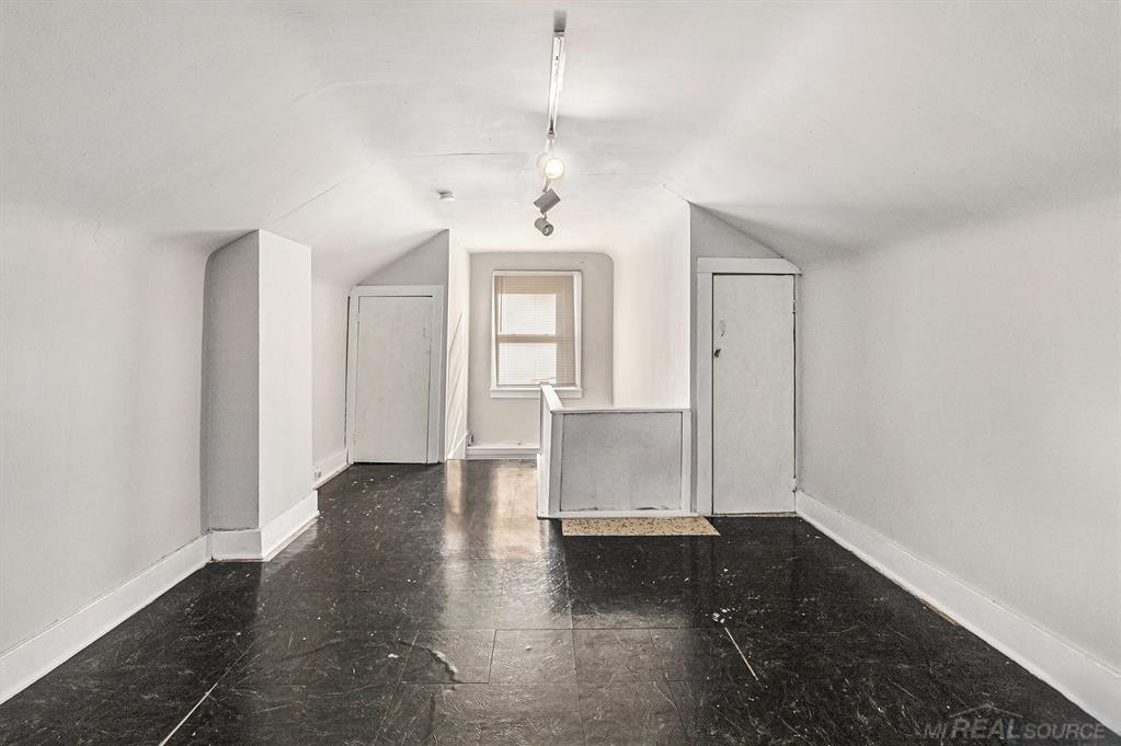 9336 Sussex Street, Detroit, MI 48228 — Photo 15