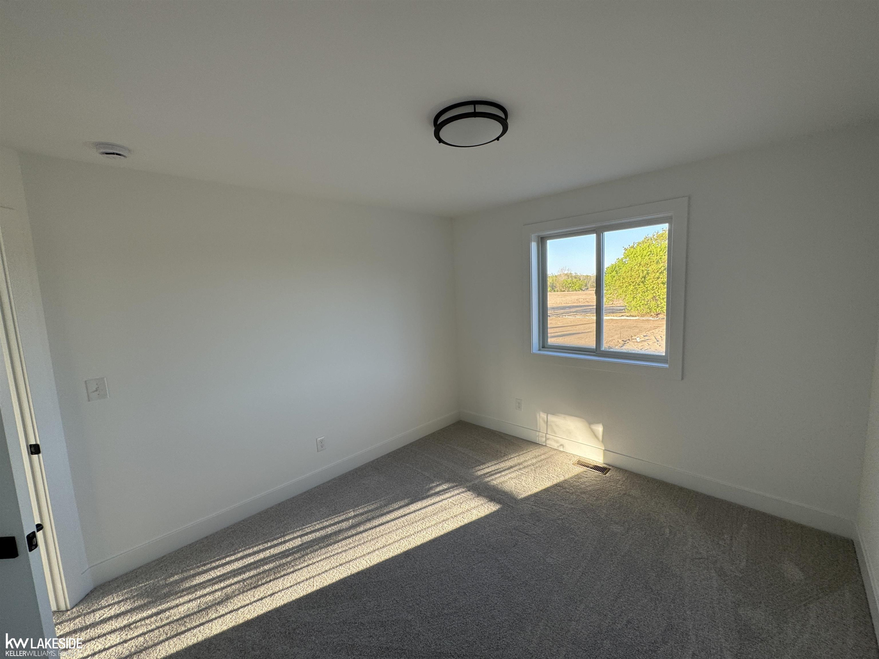 72160 Van Dyke Avenue, MI 48065 — Photo 14
