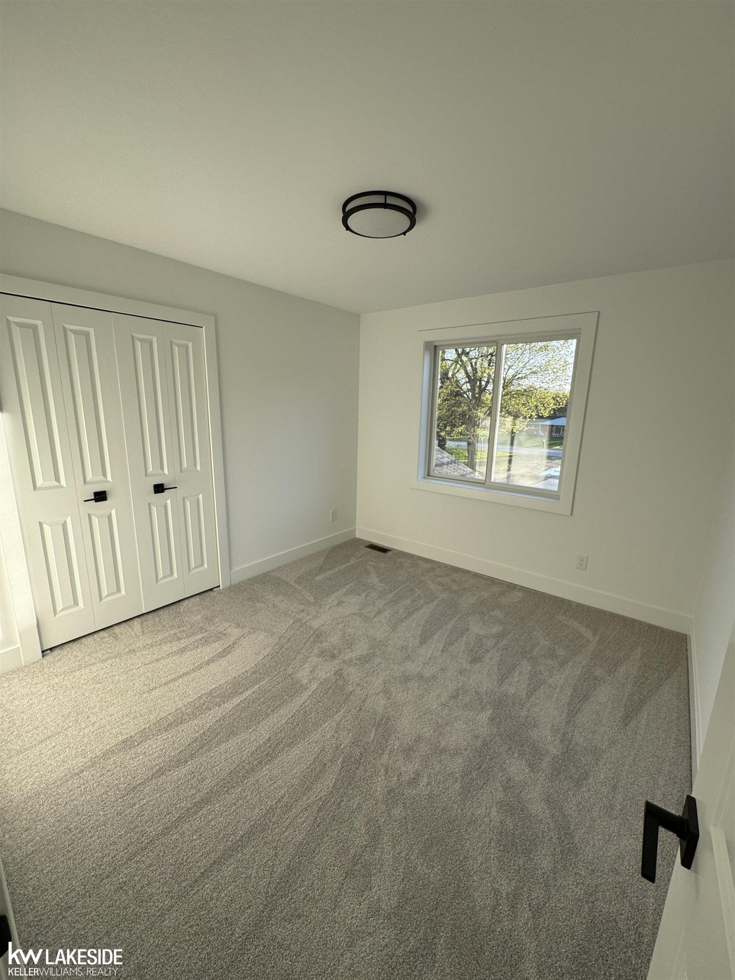 72160 Van Dyke Avenue, MI 48065 — Photo 15