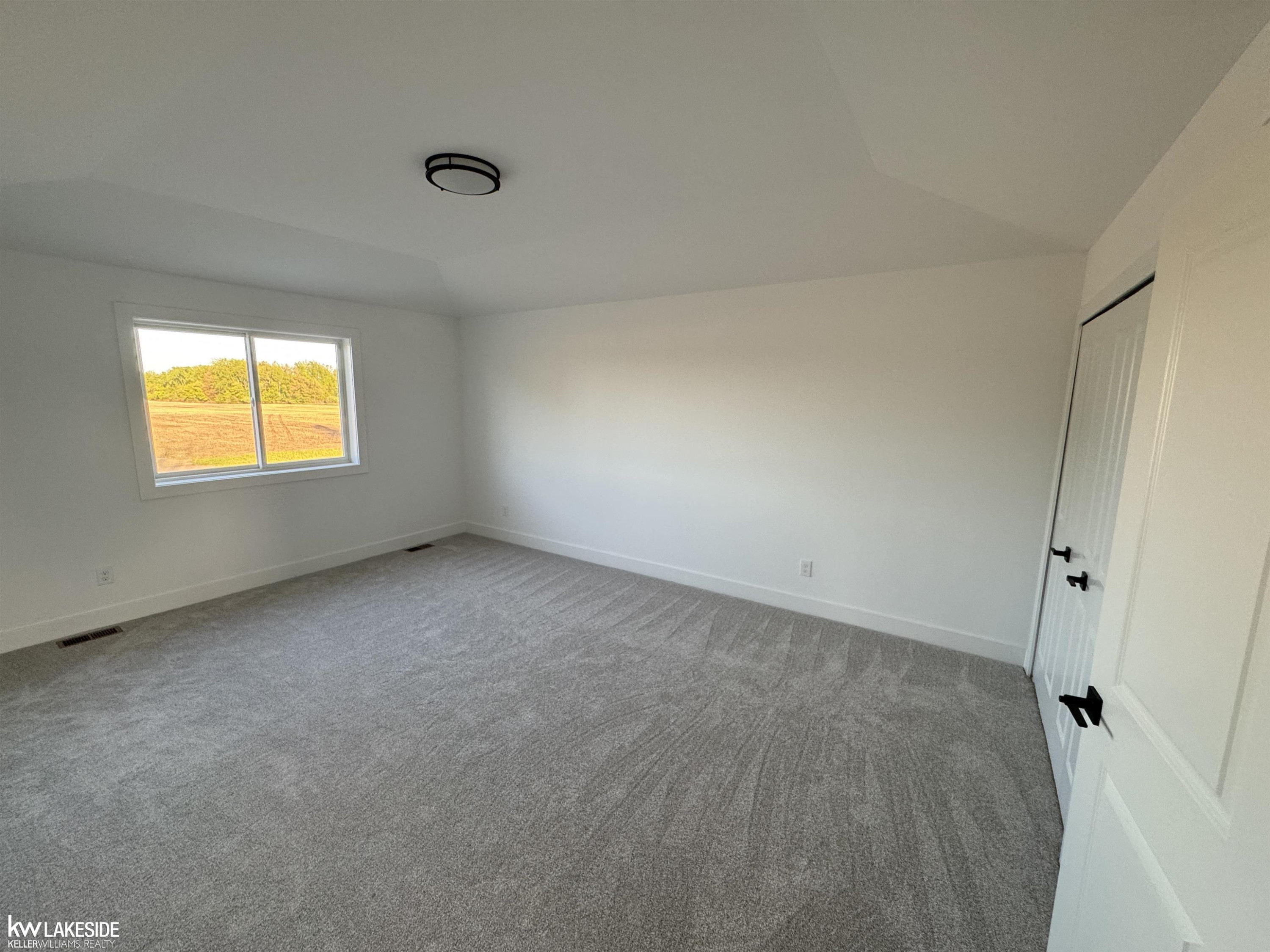 72160 Van Dyke Avenue, MI 48065 — Photo 17