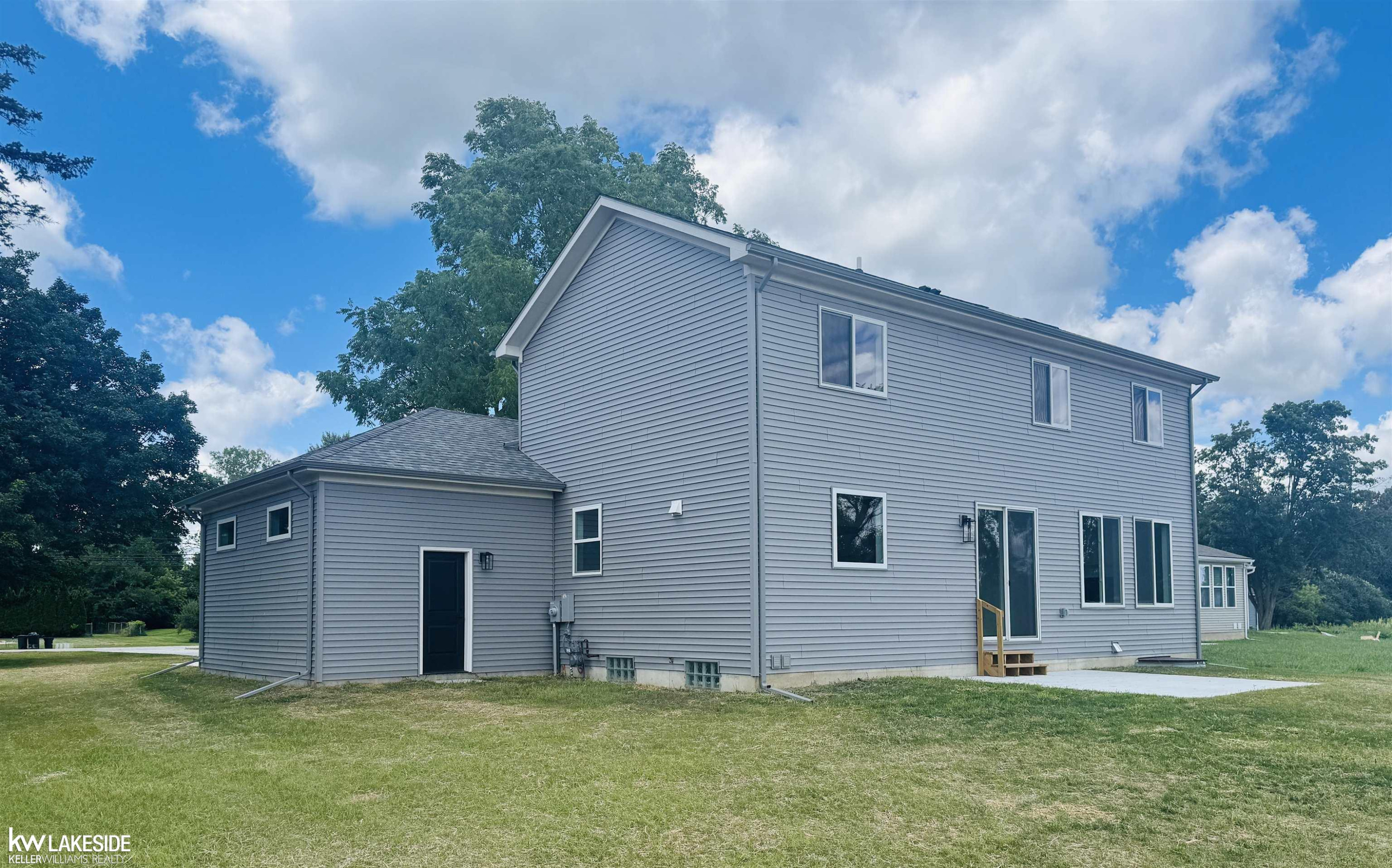 72160 Van Dyke Avenue, MI 48065 — Photo 26