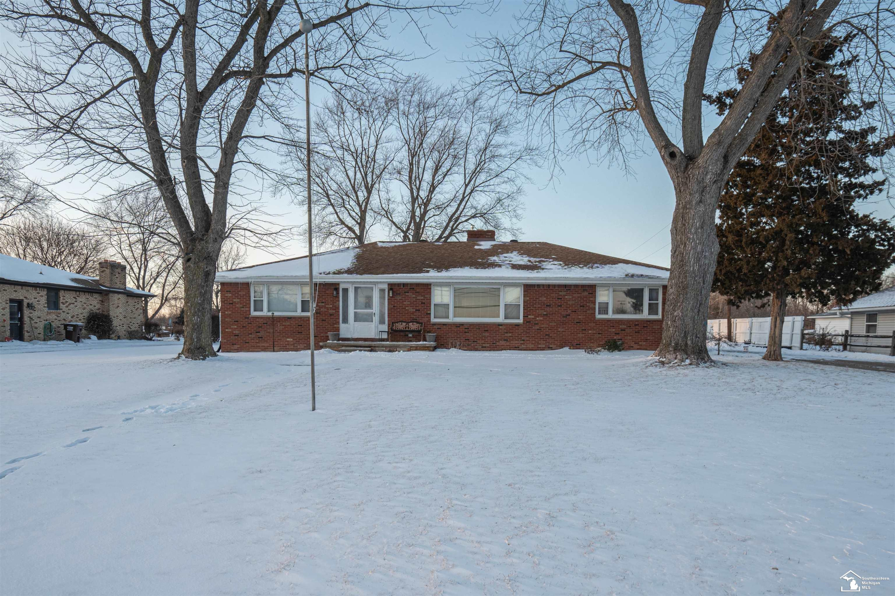 14259 S Dixie Highway, Monroe, MI 48161 — front exterior