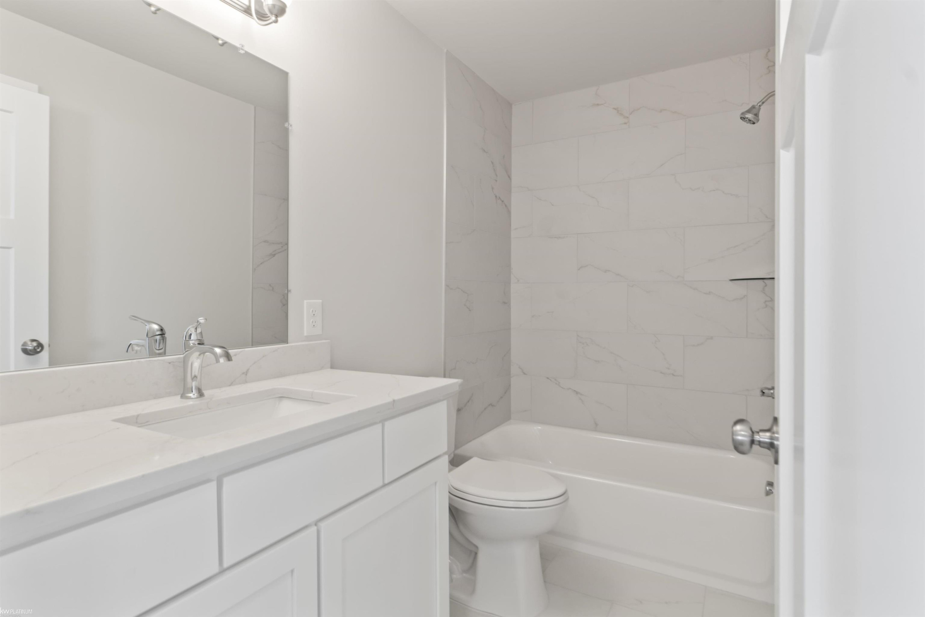 26161 Juliagrove Lane, Unit 48/Building 12, New Baltimore, MI — Photo 13