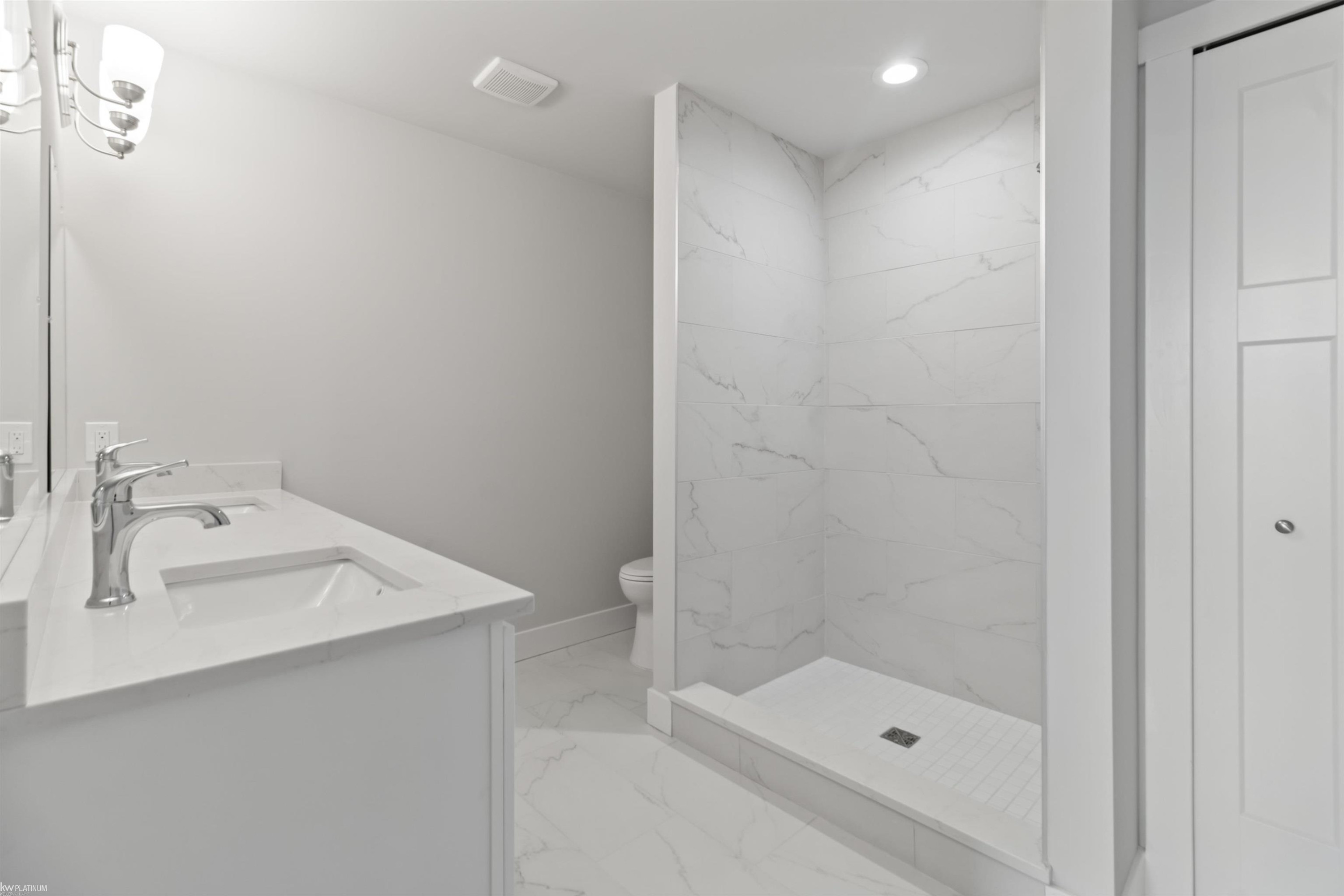 26161 Juliagrove Lane, Unit 48/Building 12, New Baltimore, MI — Photo 17