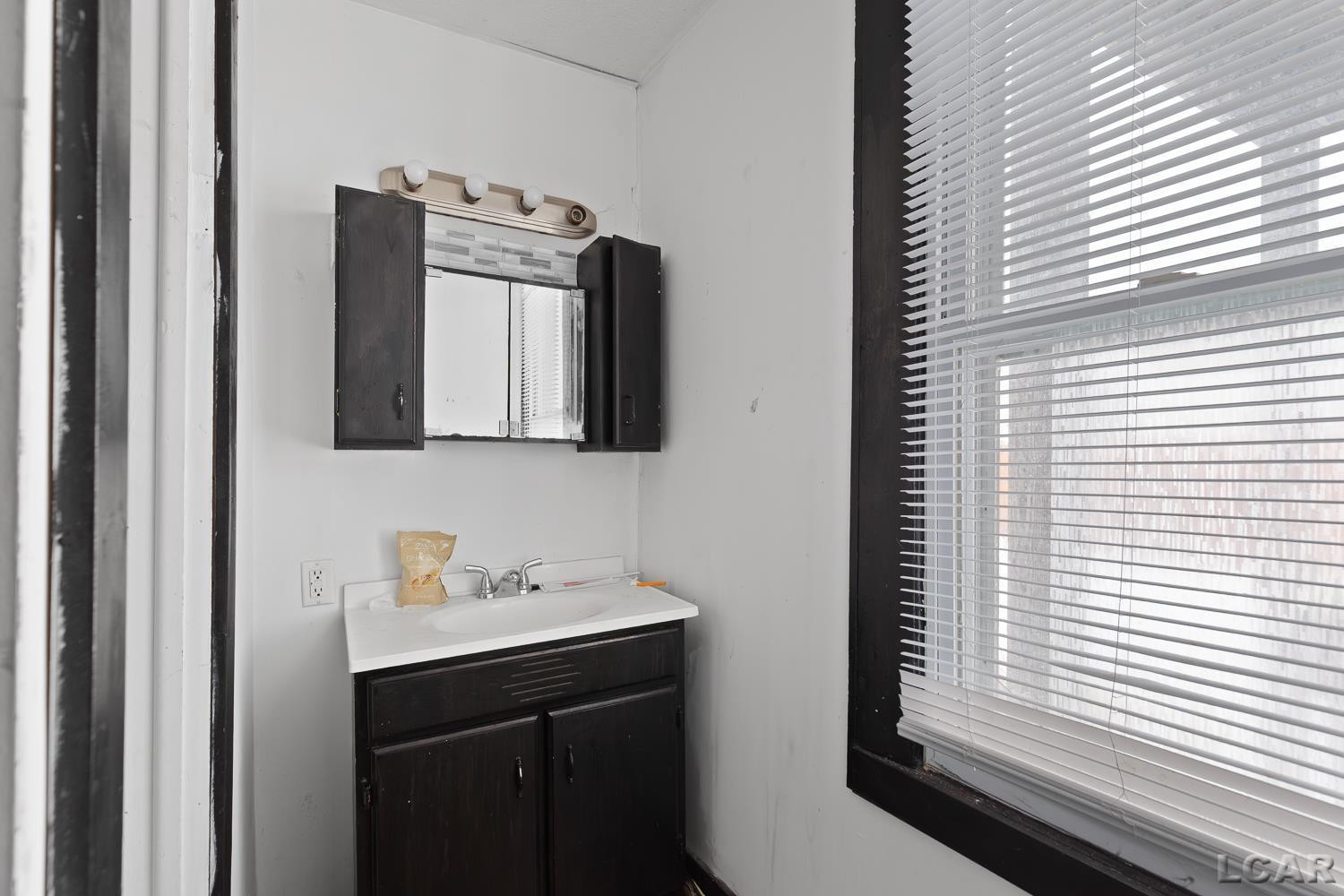 632 Division Street, Adrian, MI 49221 — Photo 35