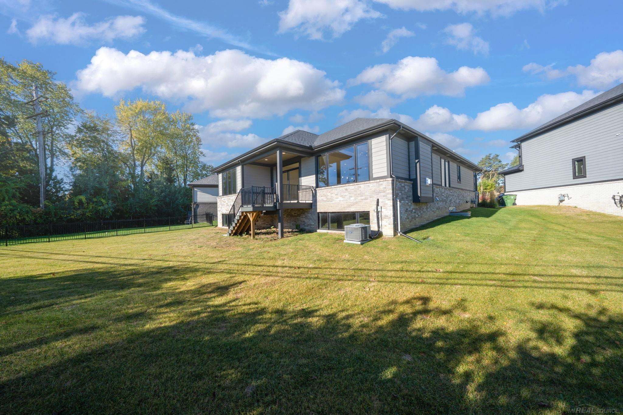54714 Camden Court, Shelby Twp, MI 48316 — Photo 57