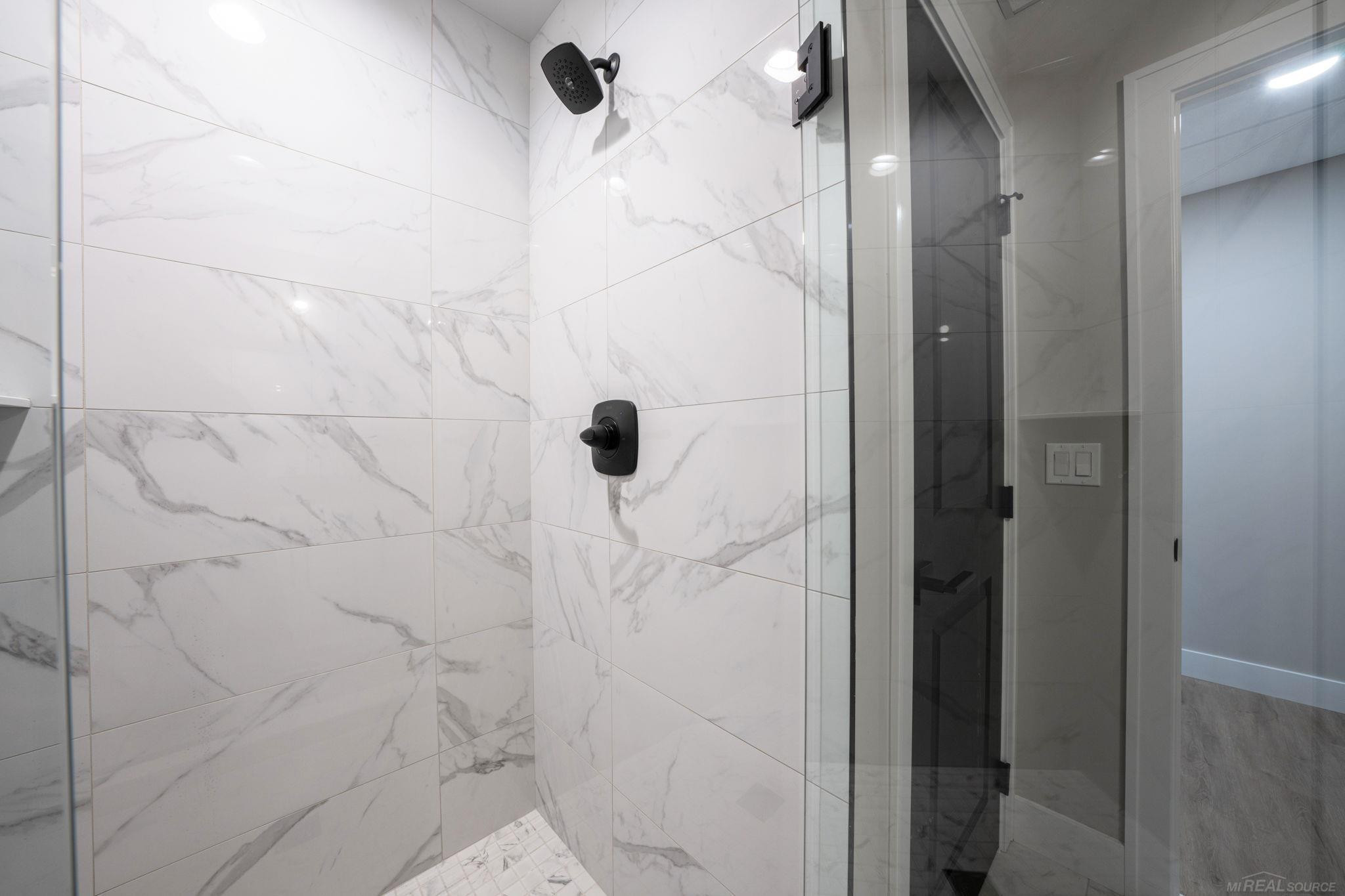 54714 Camden Court, Shelby Twp, MI 48316 — Photo 32