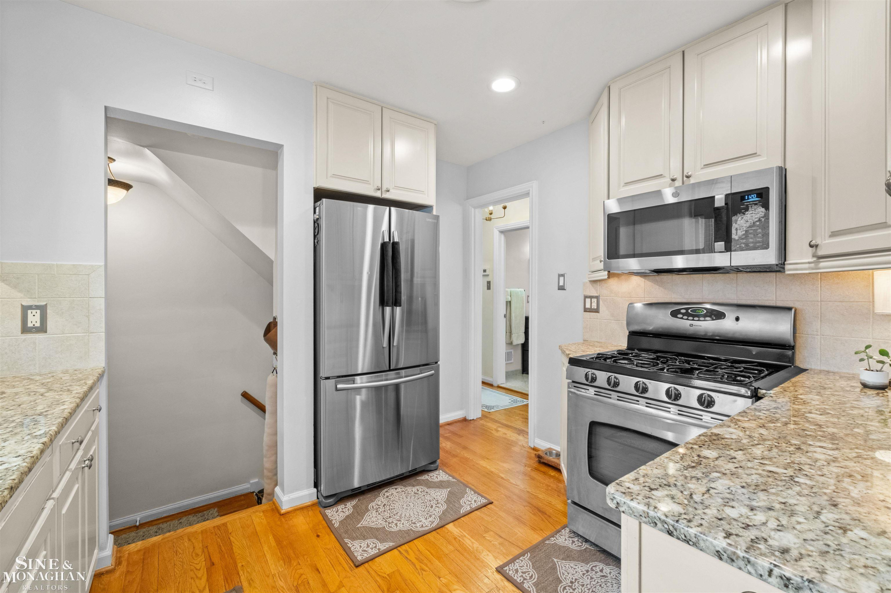 407 Kerby Road, Grosse Pointe Farms, MI 48236 — Photo 11