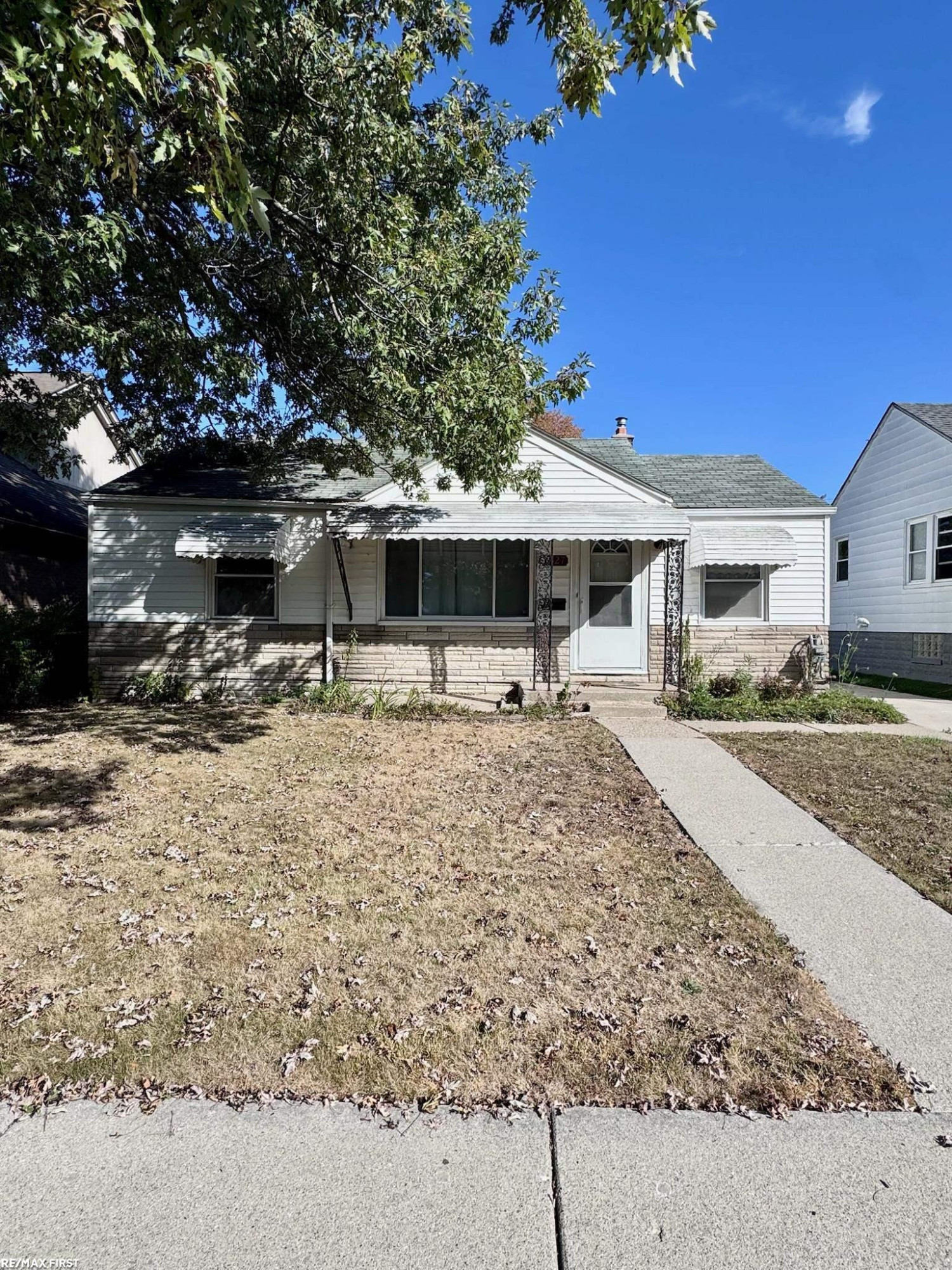 21527 Bon Heur Street, Saint Clair Shores, MI 48081 — front exterior