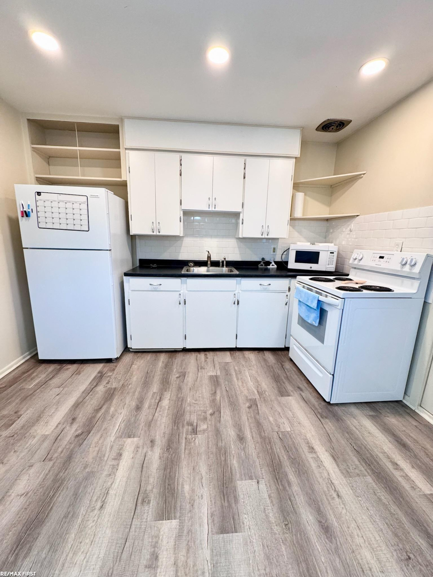 21527 Bon Heur Street, Saint Clair Shores, MI 48081 — Photo 10