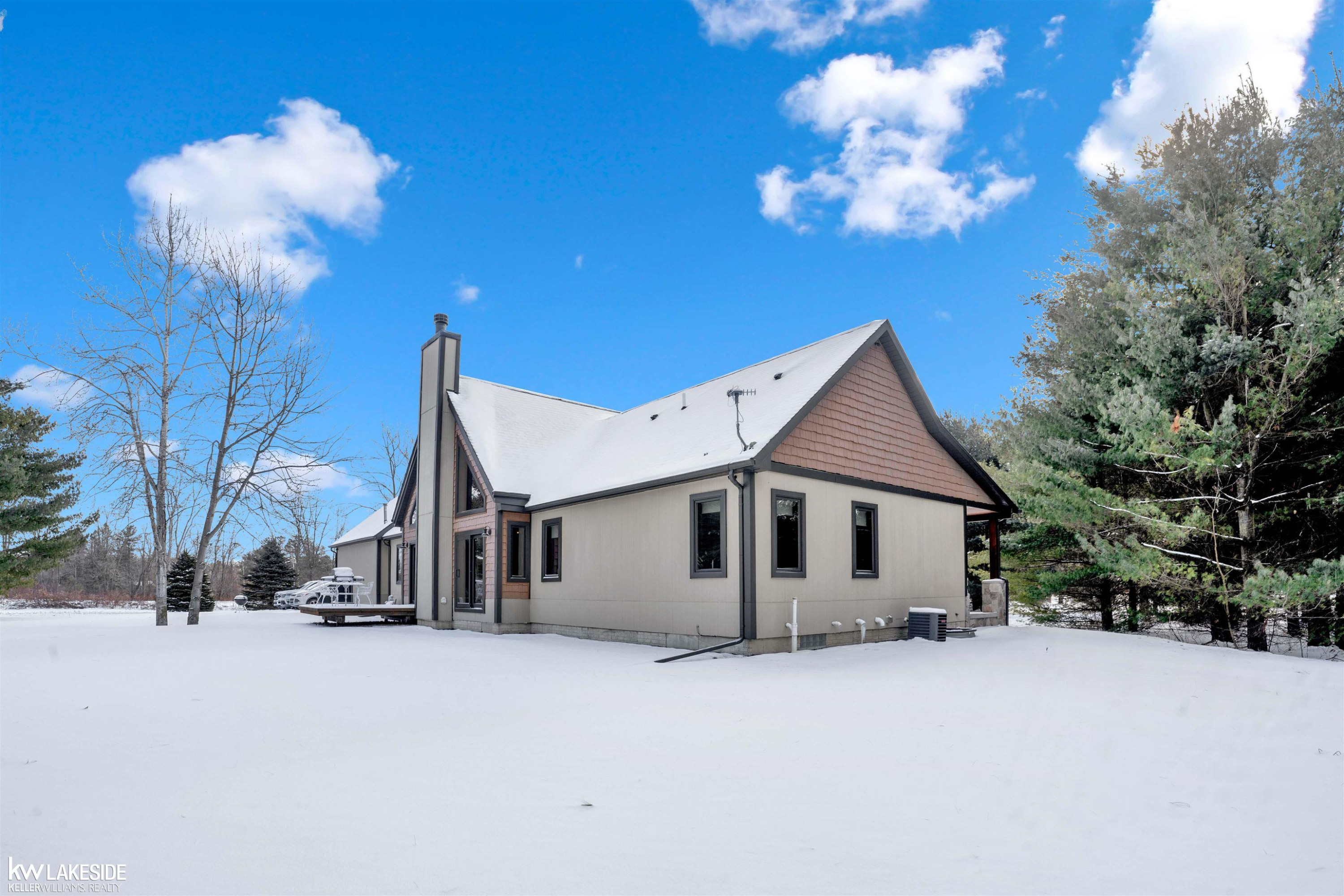 9652 Bartel Road, MI — Photo 46
