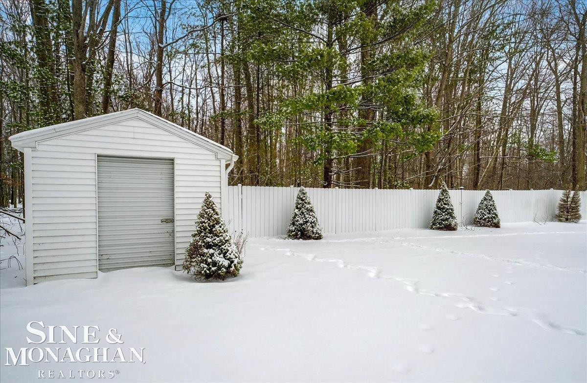 825 Joanwood Drive, Marysville, MI 48040 — Photo 42