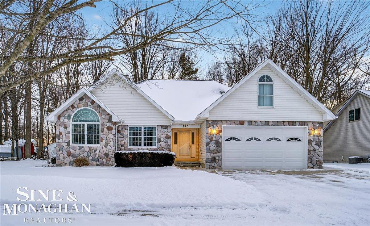 825 Joanwood Drive, Marysville, MI 48040 — front exterior