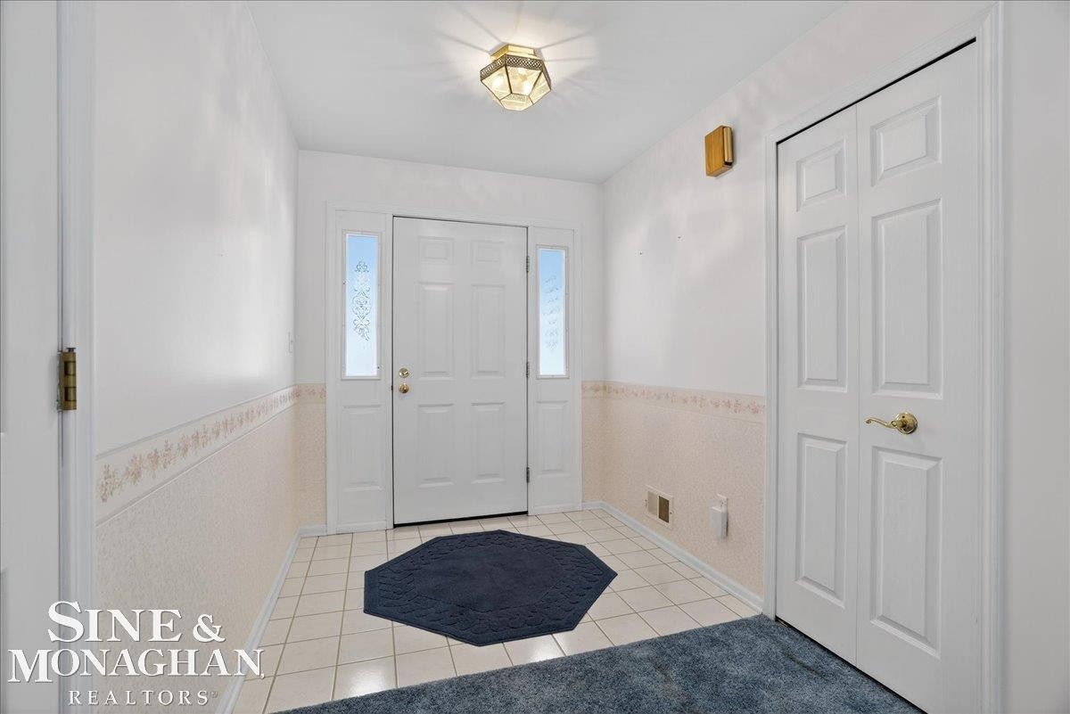825 Joanwood Drive, Marysville, MI 48040 — Photo 4