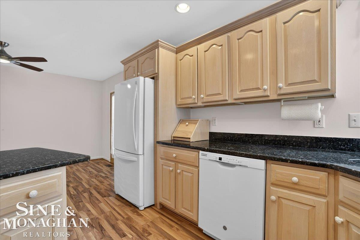 825 Joanwood Drive, Marysville, MI 48040 — Photo 28