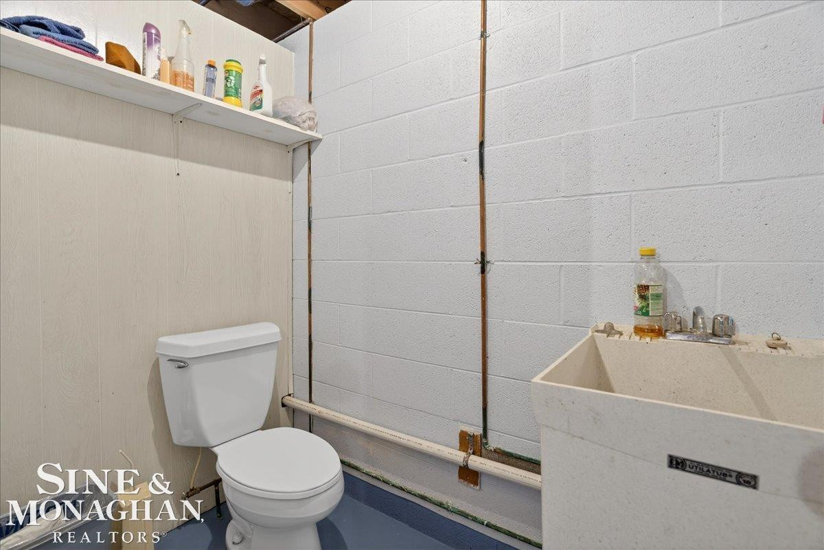 825 Joanwood Drive, Marysville, MI 48040 — Photo 35
