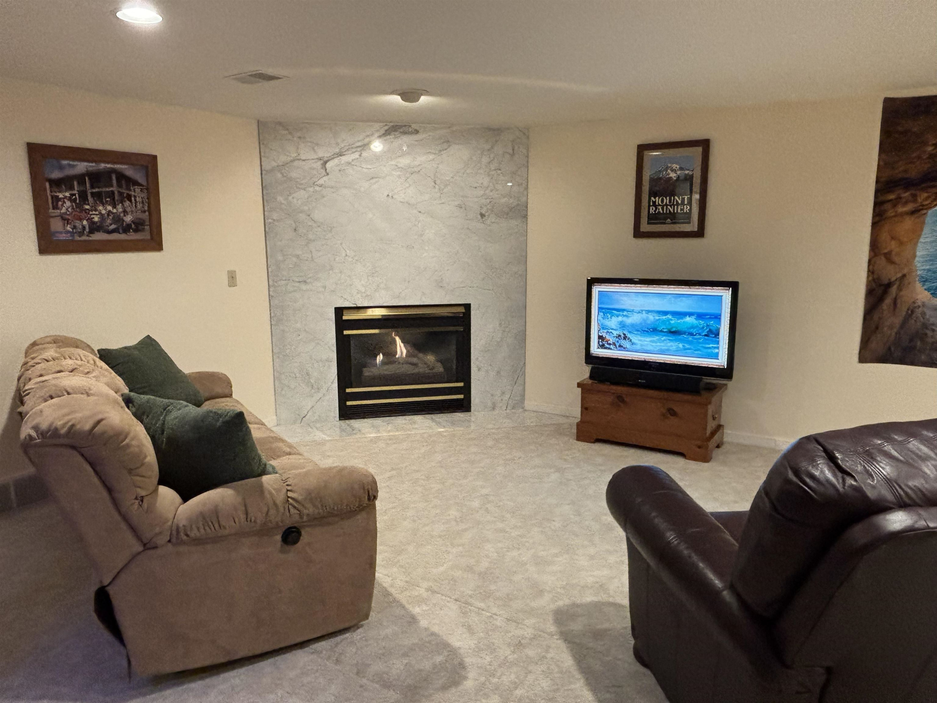 12 Wilshire Drive, Frankenmuth, MI 48734 — Photo 17